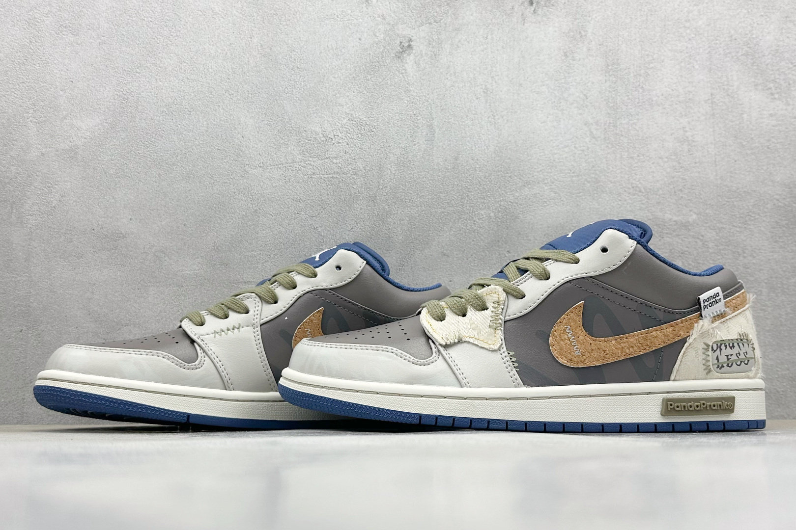 300 FS版 Air Jordan 1 Retro Low 熊猫恶作剧 拓荒骑士 荒无地 棕灰 553558-414-Chinese UA Cheap High Quatity Brand Clothes Bags handbags Sneakers wholesale wholesaler seller from China Factory suppliers Fashion Clothing Shoes best Quality Beautiful Price 300 FS版 Air Jordan 1 Retro Low 熊猫恶作剧 拓荒骑士 荒无地 棕灰 553558-414