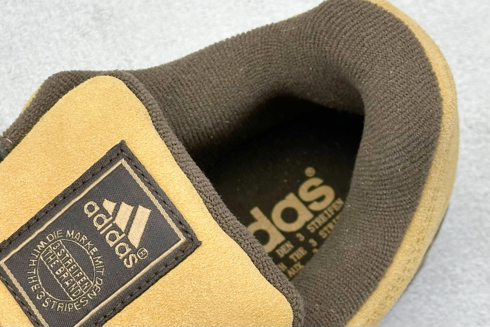 170 TG版 Adidas Adimatic Low 马蒂奇系列低帮 复古鲨鱼面包鞋运动休闲滑板板鞋 JR8035