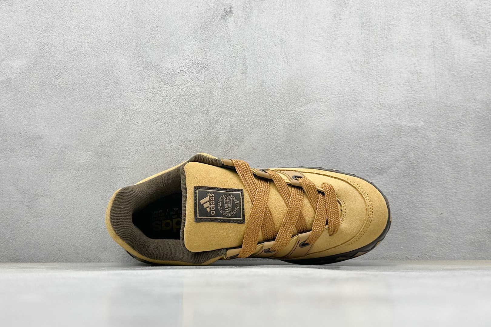 170 TG版 Adidas Adimatic Low 马蒂奇系列低帮 复古鲨鱼面包鞋运动休闲滑板板鞋 JR8035