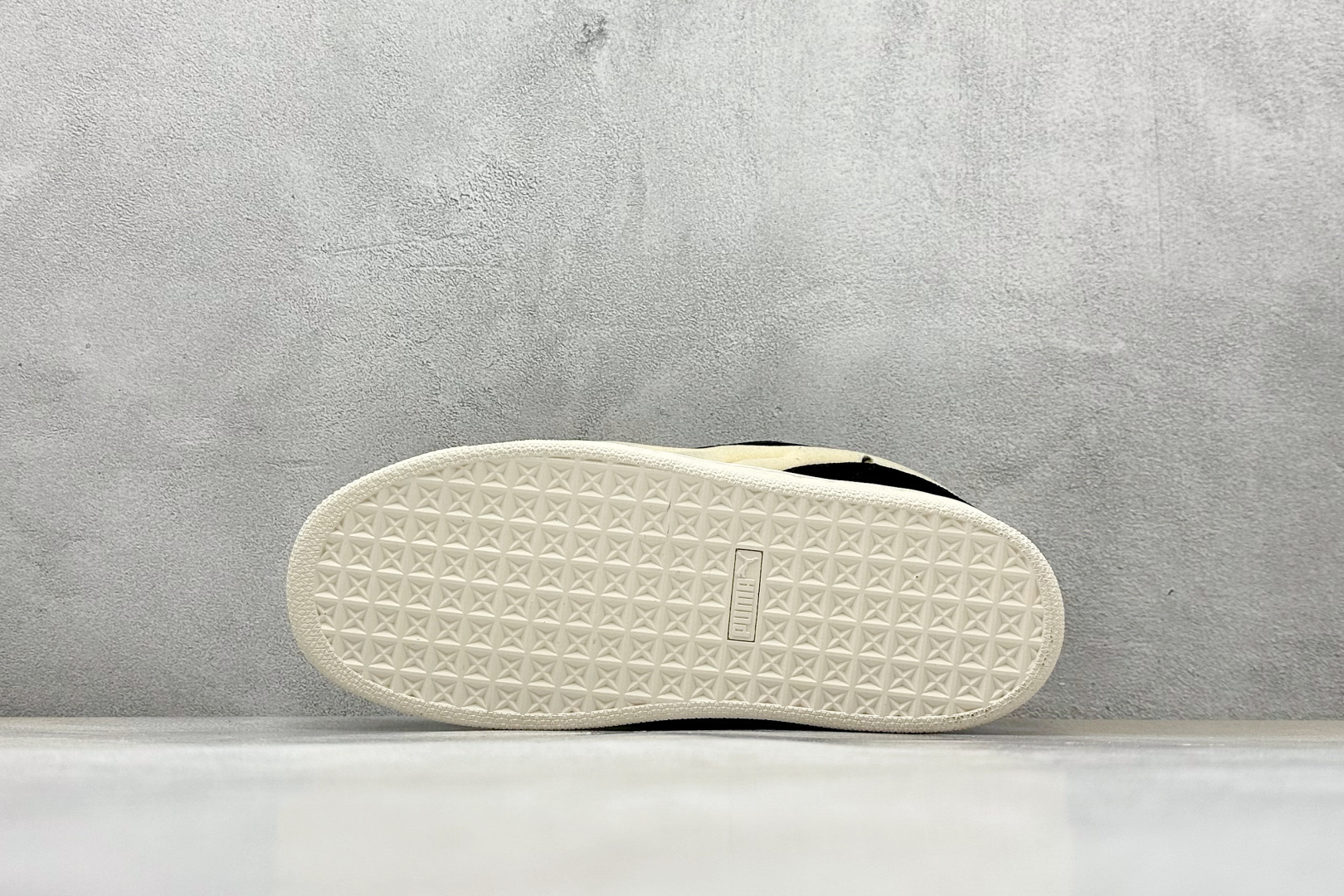 170 TG版 PUMA Suede XL 百搭单品 彪马 防滑耐磨低帮板鞋 399415-01-Chinese UA Cheap High Quatity Brand Clothes Bags handbags Sneakers wholesale wholesaler seller from China Factory suppliers Fashion Clothing Shoes best Quality Beautiful Price 170 TG版 PUMA Suede XL 百搭单品 彪马 防滑耐磨低帮板鞋 399415-01