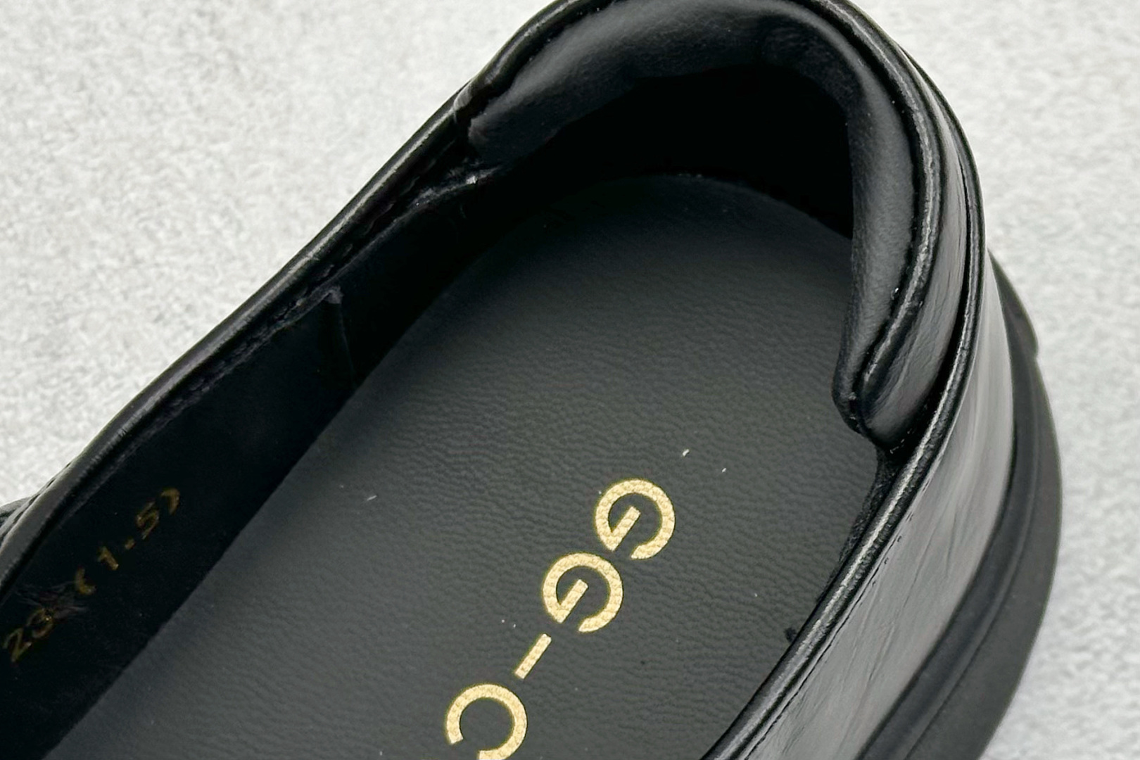 220 BF版 新晋潮流鞋靴品牌GGCC夏季新款 4.5cm厚底 银河微光 G25U4817-Chinese UA Cheap High Quatity Brand Clothes Bags handbags Sneakers wholesale wholesaler seller from China Factory suppliers Fashion Clothing Shoes best Quality Beautiful Price 220 BF版 新晋潮流鞋靴品牌GGCC夏季新款 4.5cm厚底 银河微光 G25U4817