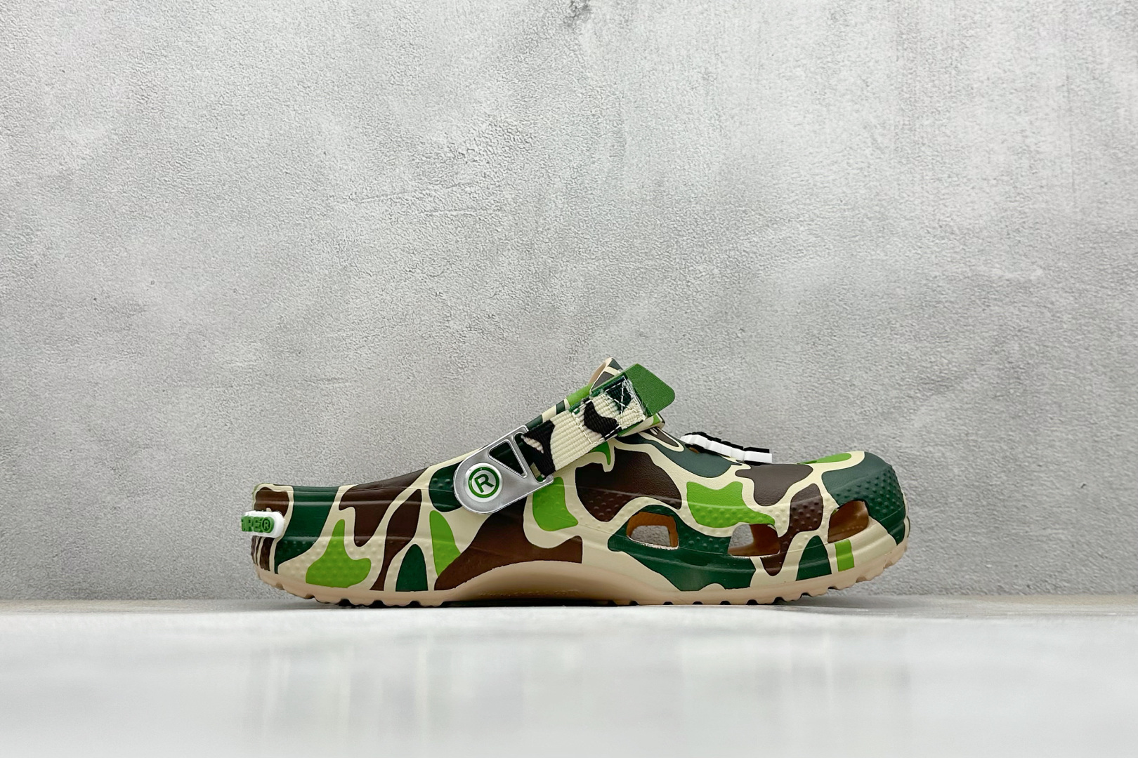 150 Crocs Classic Cl卡洛驰 明星-Chinese UA Cheap High Quatity Brand Clothes Bags handbags Sneakers wholesale wholesaler seller from China Factory suppliers Fashion Clothing Shoes best Quality Beautiful Price 150 Crocs Classic Cl卡洛驰 明星