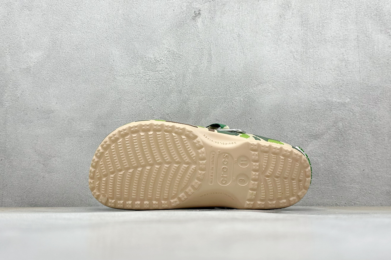 150 Crocs Classic Cl卡洛驰 明星-Chinese UA Cheap High Quatity Brand Clothes Bags handbags Sneakers wholesale wholesaler seller from China Factory suppliers Fashion Clothing Shoes best Quality Beautiful Price 150 Crocs Classic Cl卡洛驰 明星