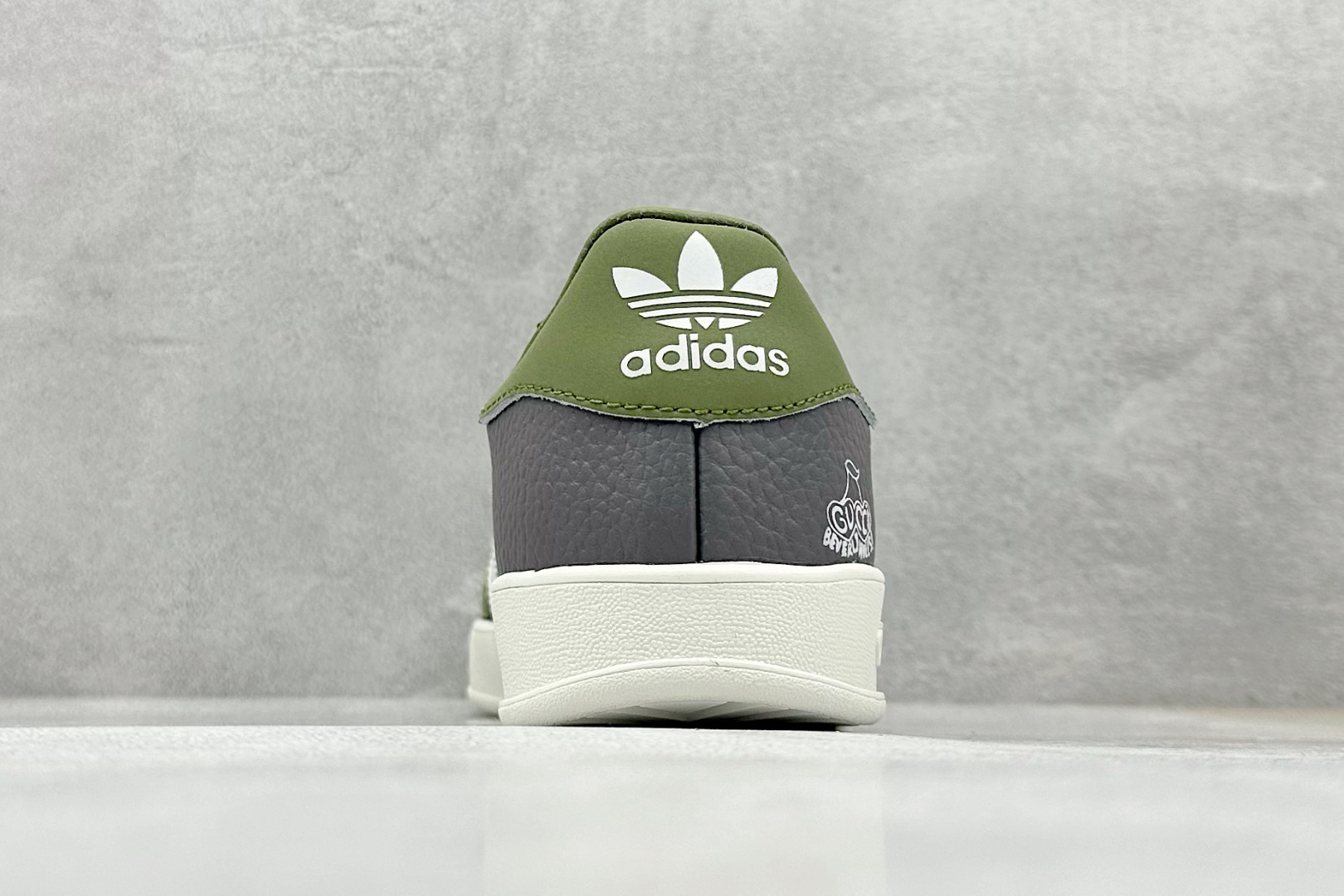 240 AD Originals Gazelle INdoor x GUCCI 三叶草休闲防滑耐磨低帮板鞋 DD6608-Chinese UA Cheap High Quatity Brand Clothes Bags handbags Sneakers wholesale wholesaler seller from China Factory suppliers Fashion Clothing Shoes best Quality Beautiful Price 240 AD Originals Gazelle INdoor x GUCCI 三叶草休闲防滑耐磨低帮板鞋 DD6608