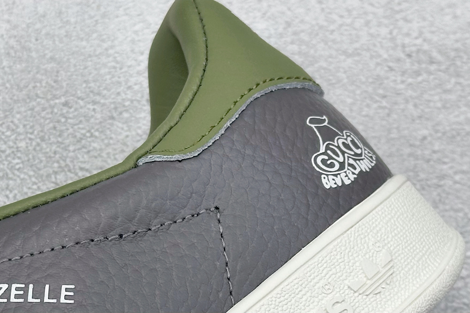 240 AD Originals Gazelle INdoor x GUCCI 三叶草休闲防滑耐磨低帮板鞋 DD6608-Chinese UA Cheap High Quatity Brand Clothes Bags handbags Sneakers wholesale wholesaler seller from China Factory suppliers Fashion Clothing Shoes best Quality Beautiful Price 240 AD Originals Gazelle INdoor x GUCCI 三叶草休闲防滑耐磨低帮板鞋 DD6608