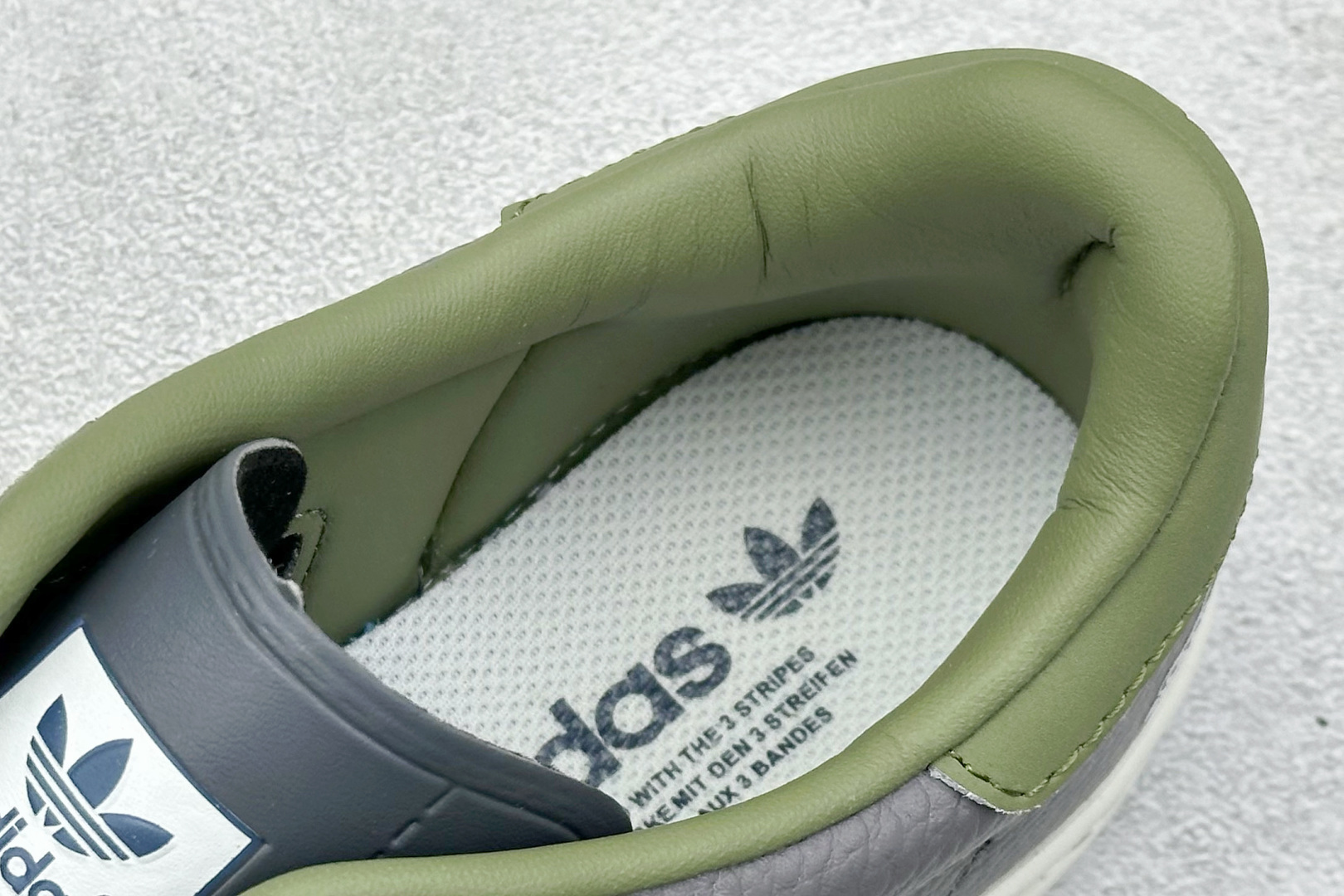 240 AD Originals Gazelle INdoor x GUCCI 三叶草休闲防滑耐磨低帮板鞋 DD6608-Chinese UA Cheap High Quatity Brand Clothes Bags handbags Sneakers wholesale wholesaler seller from China Factory suppliers Fashion Clothing Shoes best Quality Beautiful Price 240 AD Originals Gazelle INdoor x GUCCI 三叶草休闲防滑耐磨低帮板鞋 DD6608