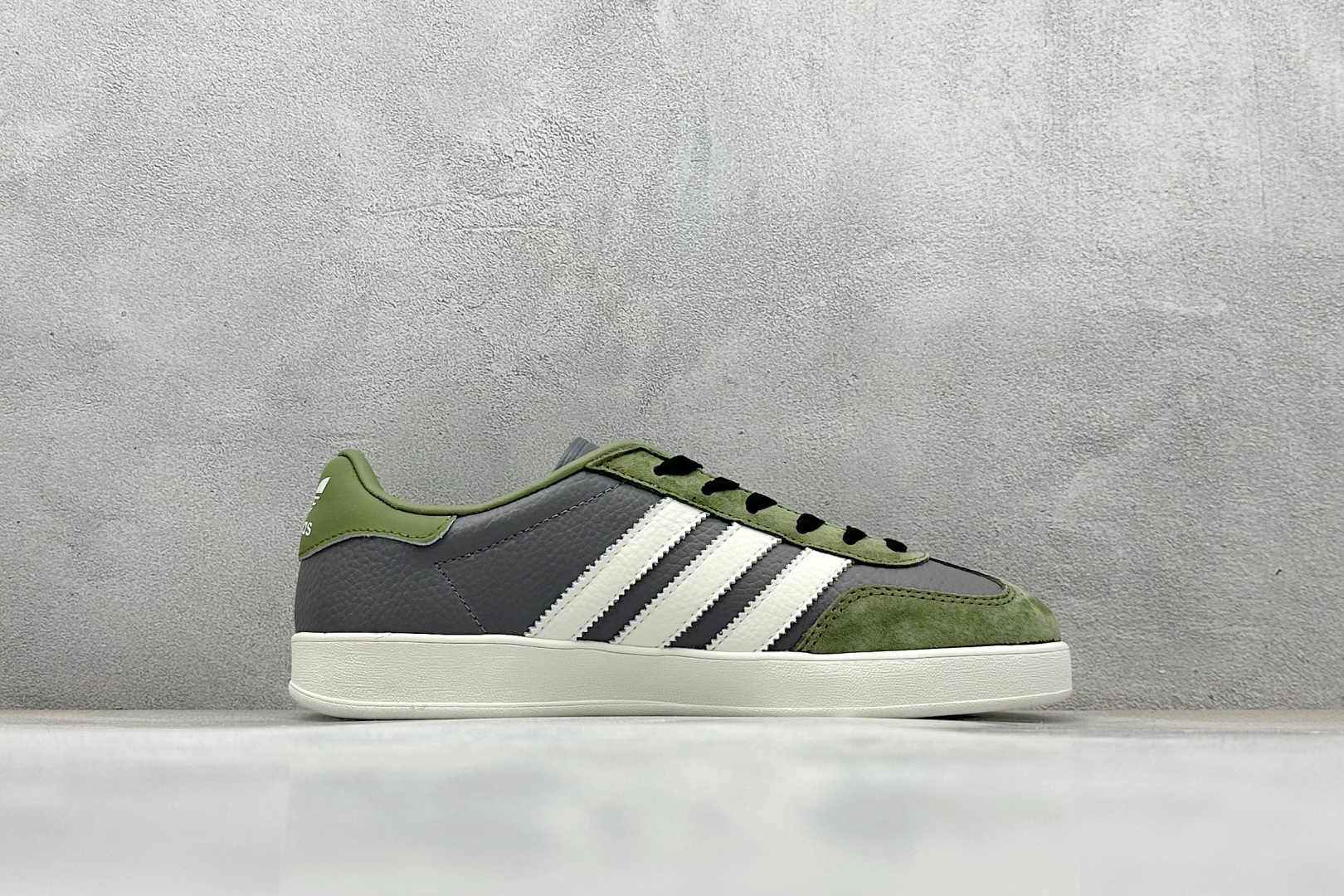 240 AD Originals Gazelle INdoor x GUCCI 三叶草休闲防滑耐磨低帮板鞋 DD6608-Chinese UA Cheap High Quatity Brand Clothes Bags handbags Sneakers wholesale wholesaler seller from China Factory suppliers Fashion Clothing Shoes best Quality Beautiful Price 240 AD Originals Gazelle INdoor x GUCCI 三叶草休闲防滑耐磨低帮板鞋 DD6608