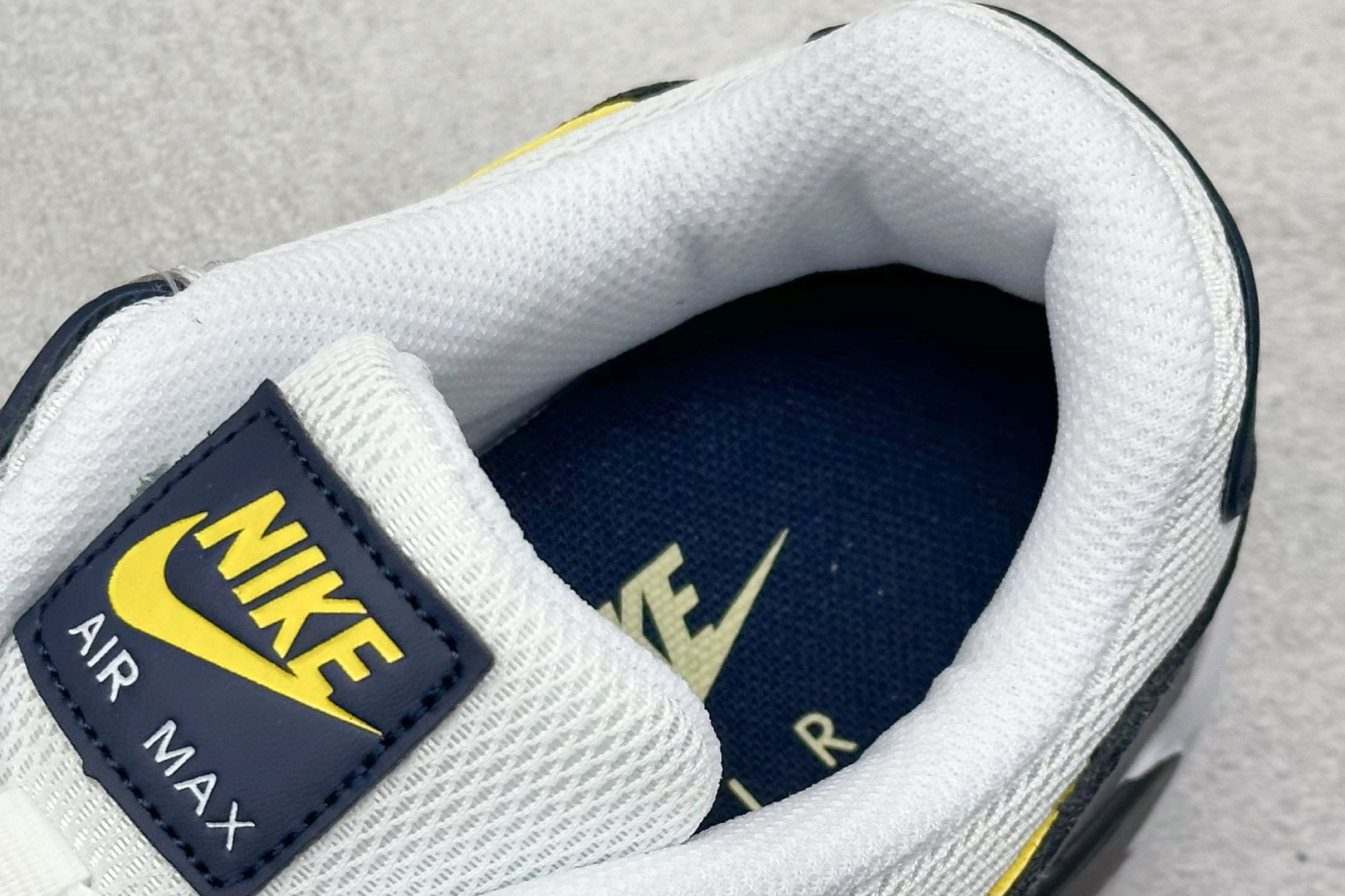 180 NK Air MAX 90 气垫复古减震跑步鞋 DM0029-011-Chinese UA Cheap High Quatity Brand Clothes Bags handbags Sneakers wholesale wholesaler seller from China Factory suppliers Fashion Clothing Shoes best Quality Beautiful Price 180 NK Air MAX 90 气垫复古减震跑步鞋 DM0029-011