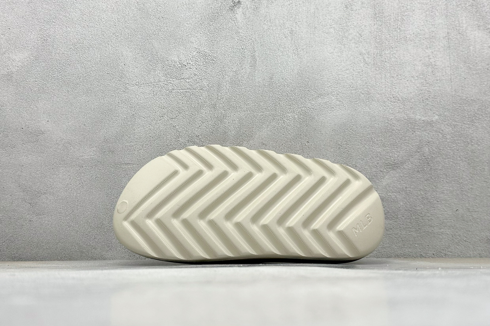 110 NY版 MLB Skipper Slide 纽约洋基队 夏季休闲拖鞋 3ALPS0153