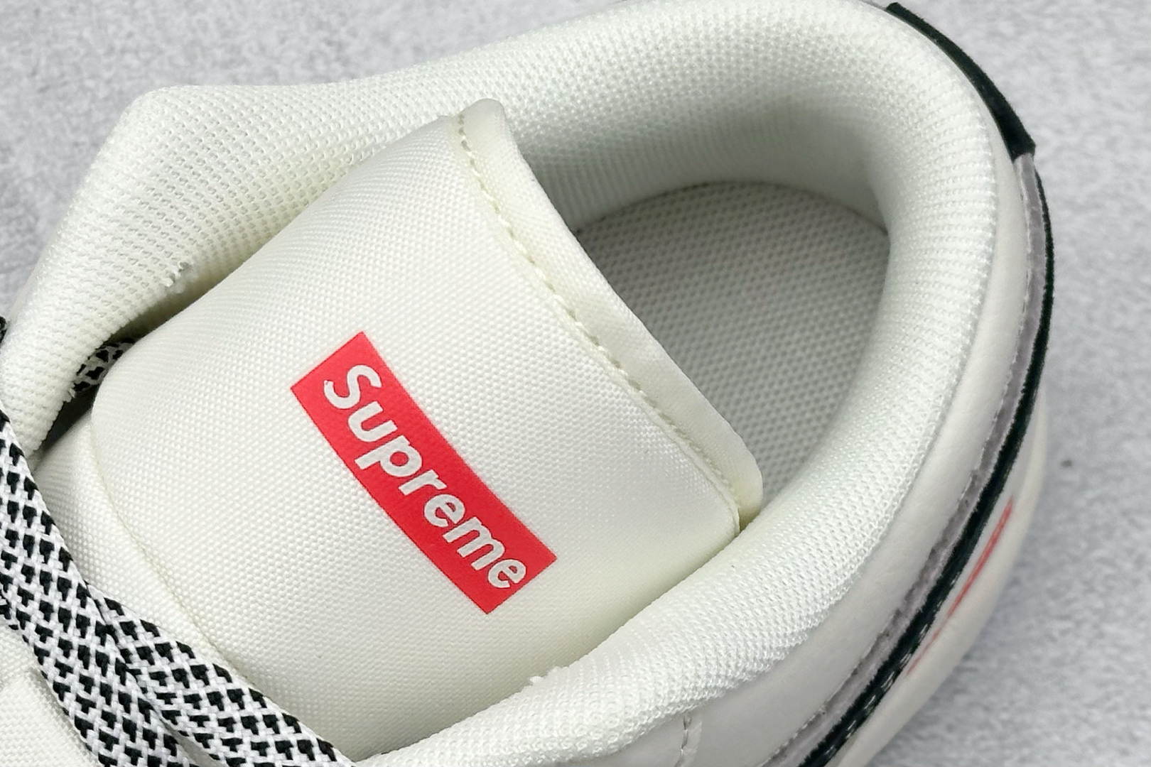 220 XC版 Air Jordan 1 Retro Low x Supreme 米黑小钩 SJ9950-043