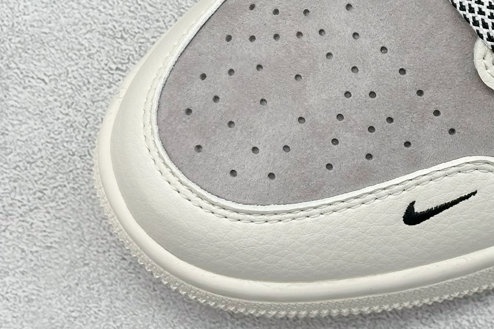 220 XC版 Air Jordan 1 Retro Low x Supreme 米黑小钩 SJ9950-043