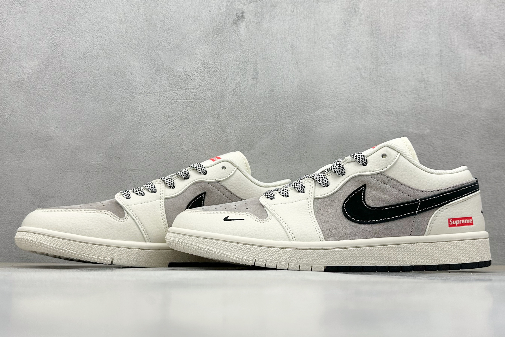 220 XC版 Air Jordan 1 Retro Low x Supreme 米黑小钩 SJ9950-043