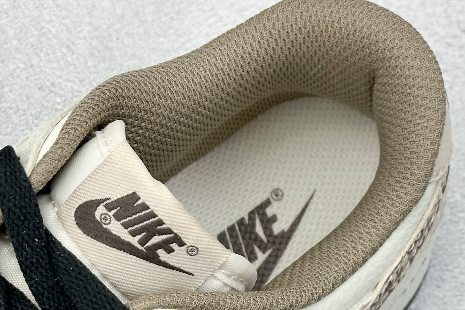 240 XC版 Nk SB Dunk Low 迪奥联名 奶咖花勾 周年高端定制 低帮休闲板鞋 DJ2024-097-Chinese UA Cheap High Quatity Brand Clothes Bags handbags Sneakers wholesale wholesaler seller from China Factory suppliers Fashion Clothing Shoes best Quality Beautiful Price 240 XC版 Nk SB Dunk Low 迪奥联名 奶咖花勾 周年高端定制 低帮休闲板鞋 DJ2024-097