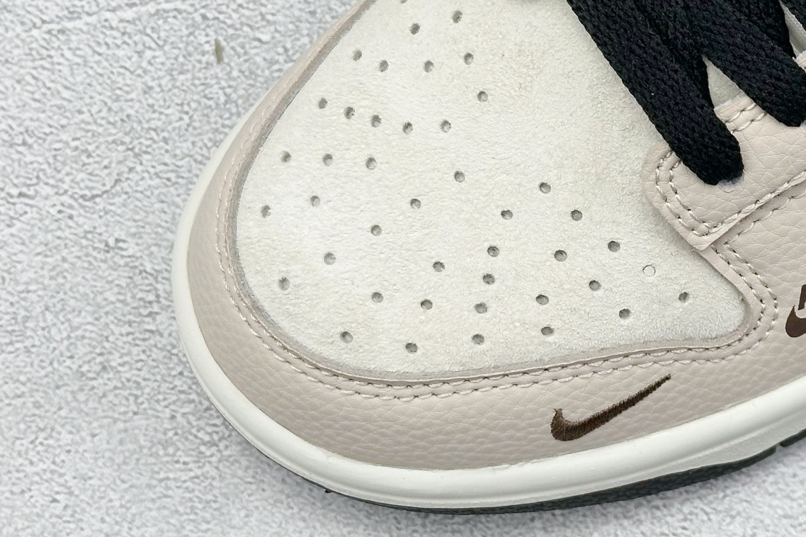 240 XC版 Nk SB Dunk Low 迪奥联名 奶咖花勾 周年高端定制 低帮休闲板鞋 DJ2024-097-Chinese UA Cheap High Quatity Brand Clothes Bags handbags Sneakers wholesale wholesaler seller from China Factory suppliers Fashion Clothing Shoes best Quality Beautiful Price 240 XC版 Nk SB Dunk Low 迪奥联名 奶咖花勾 周年高端定制 低帮休闲板鞋 DJ2024-097