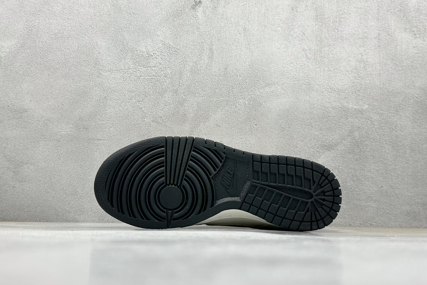 240 XC版 Nk SB Dunk Low 迪奥联名 奶咖花勾 周年高端定制 低帮休闲板鞋 DJ2024-097-Chinese UA Cheap High Quatity Brand Clothes Bags handbags Sneakers wholesale wholesaler seller from China Factory suppliers Fashion Clothing Shoes best Quality Beautiful Price 240 XC版 Nk SB Dunk Low 迪奥联名 奶咖花勾 周年高端定制 低帮休闲板鞋 DJ2024-097