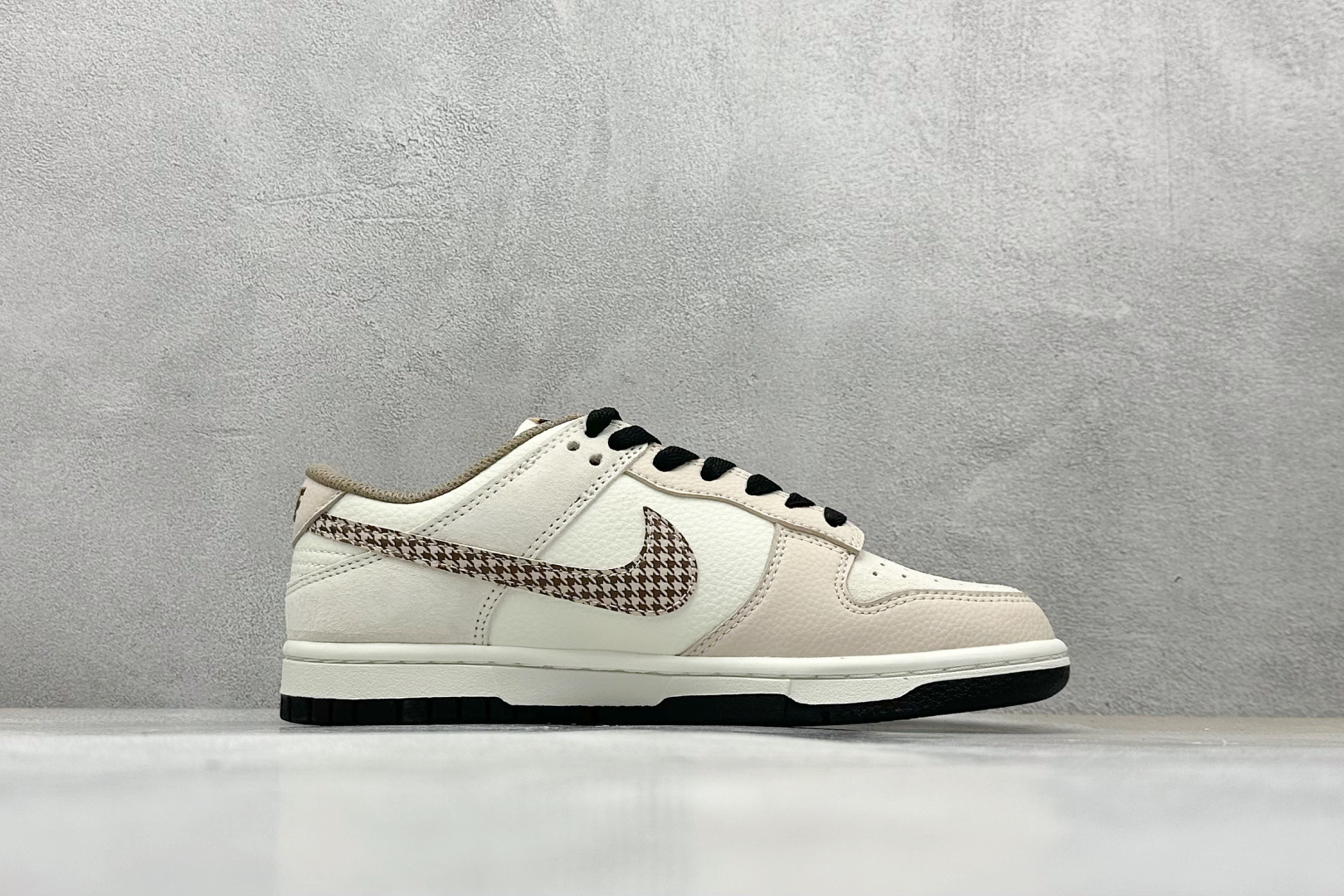 240 XC版 Nk SB Dunk Low 迪奥联名 奶咖花勾 周年高端定制 低帮休闲板鞋 DJ2024-097-Chinese UA Cheap High Quatity Brand Clothes Bags handbags Sneakers wholesale wholesaler seller from China Factory suppliers Fashion Clothing Shoes best Quality Beautiful Price 240 XC版 Nk SB Dunk Low 迪奥联名 奶咖花勾 周年高端定制 低帮休闲板鞋 DJ2024-097