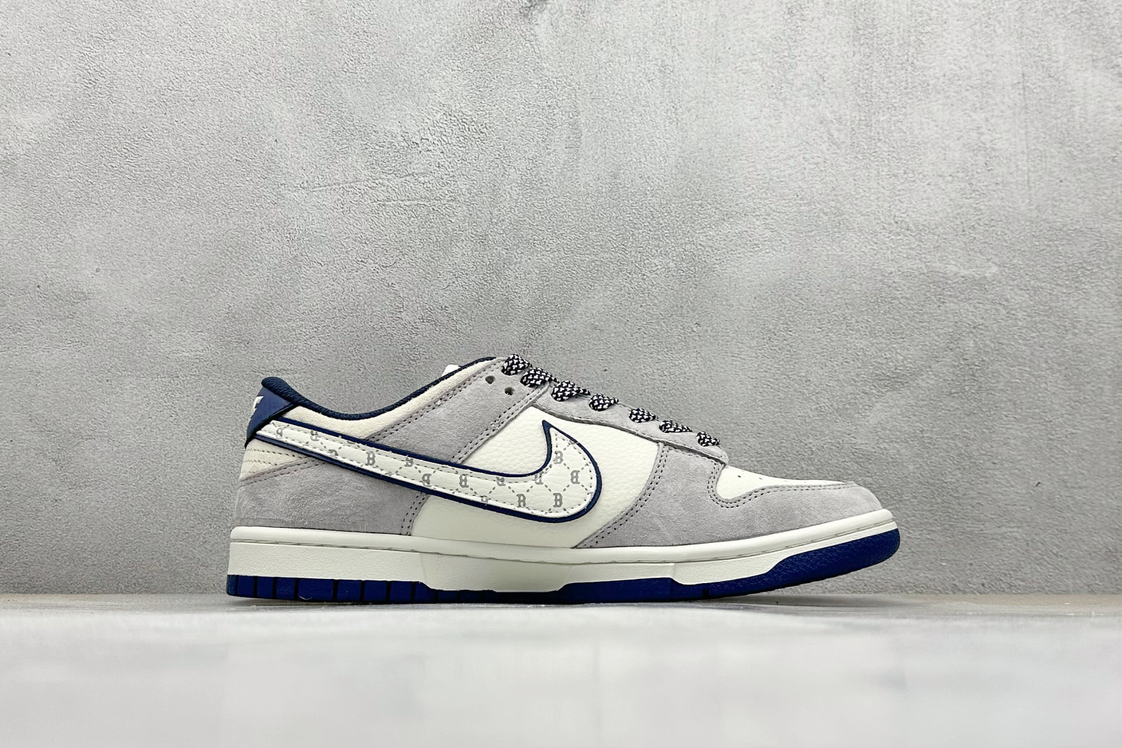 240 XC版 Nk SB Dunk Low MLB联名 刺绣蓝Logo 周年高端定制 低帮休闲板鞋 DJ2024-092-Chinese UA Cheap High Quatity Brand Clothes Bags handbags Sneakers wholesale wholesaler seller from China Factory suppliers Fashion Clothing Shoes best Quality Beautiful Price 240 XC版 Nk SB Dunk Low MLB联名 刺绣蓝Logo 周年高端定制 低帮休闲板鞋 DJ2024-092