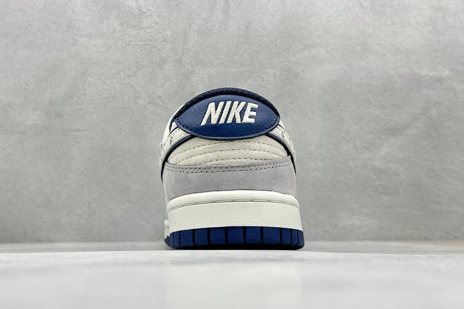 240 XC版 Nk SB Dunk Low MLB联名 刺绣蓝Logo 周年高端定制 低帮休闲板鞋 DJ2024-092-Chinese UA Cheap High Quatity Brand Clothes Bags handbags Sneakers wholesale wholesaler seller from China Factory suppliers Fashion Clothing Shoes best Quality Beautiful Price 240 XC版 Nk SB Dunk Low MLB联名 刺绣蓝Logo 周年高端定制 低帮休闲板鞋 DJ2024-092