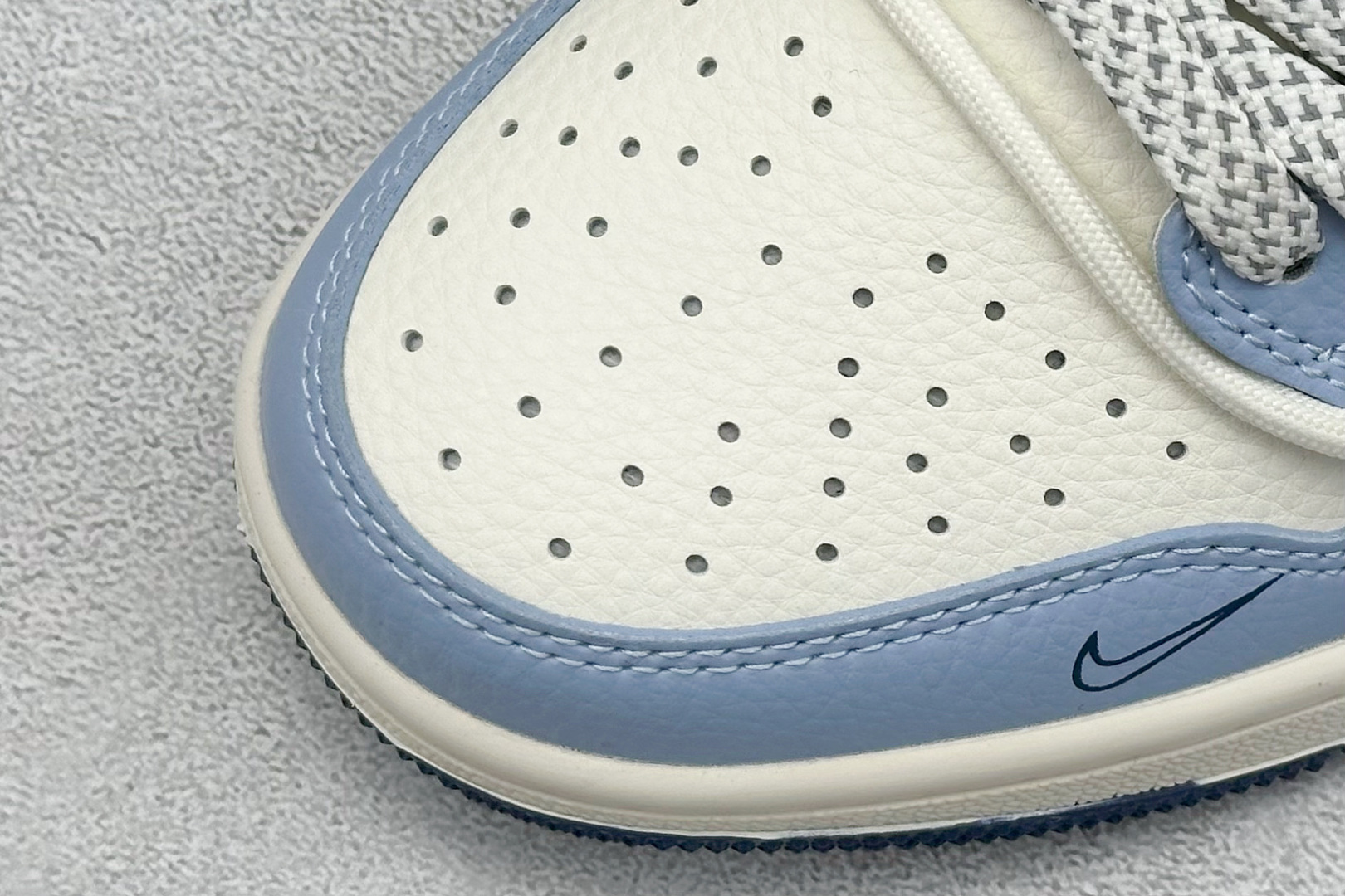 300 XC版 Travis Scott x Fragment Design x Air Jordan 1 Low SP AJ1 乔1 Supreme联名 白蓝抽绳 低帮文化休闲板鞋 DM6868-106