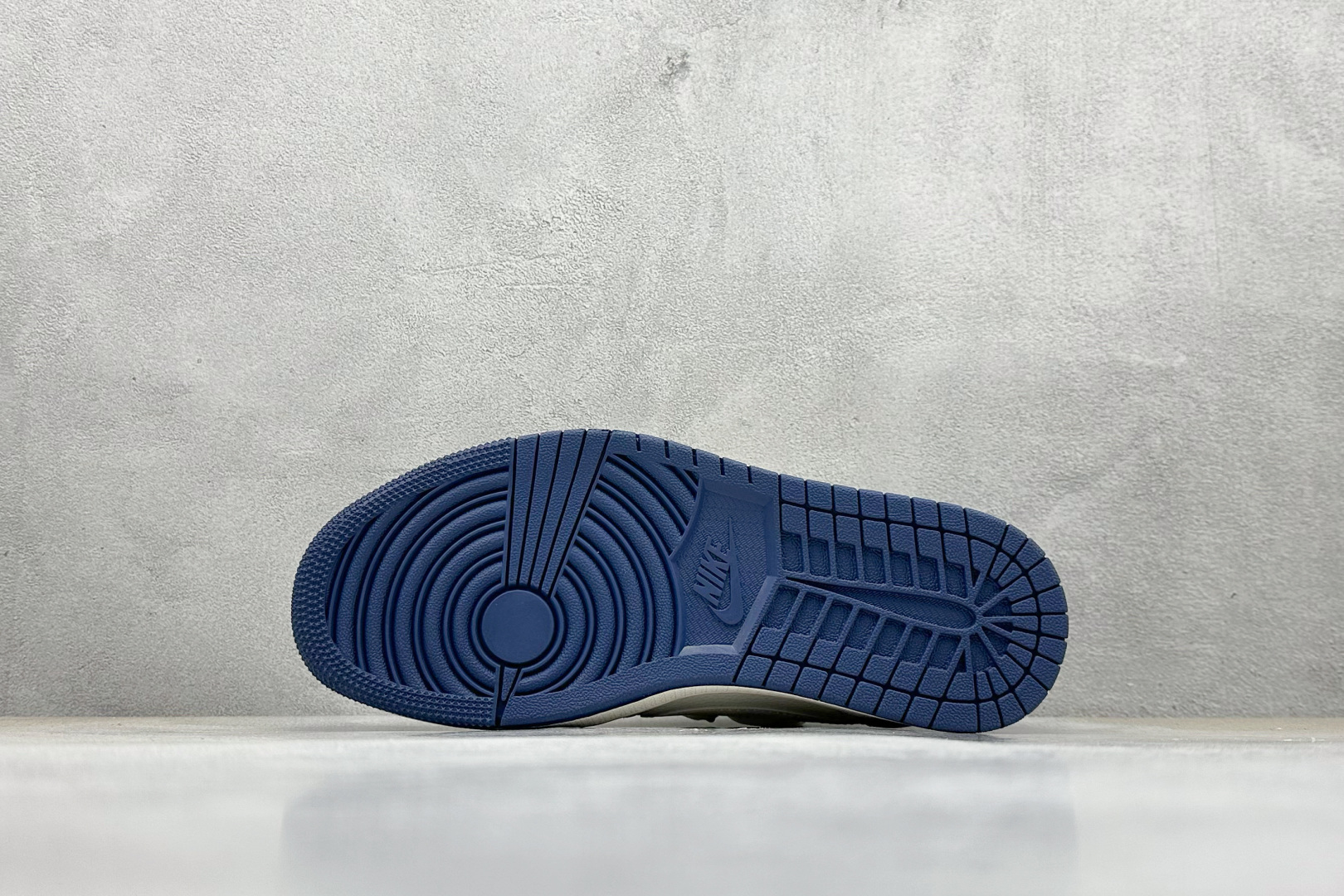 300 XC版 Travis Scott x Fragment Design x Air Jordan 1 Low SP AJ1 乔1 Supreme联名 白蓝抽绳 低帮文化休闲板鞋 DM6868-106