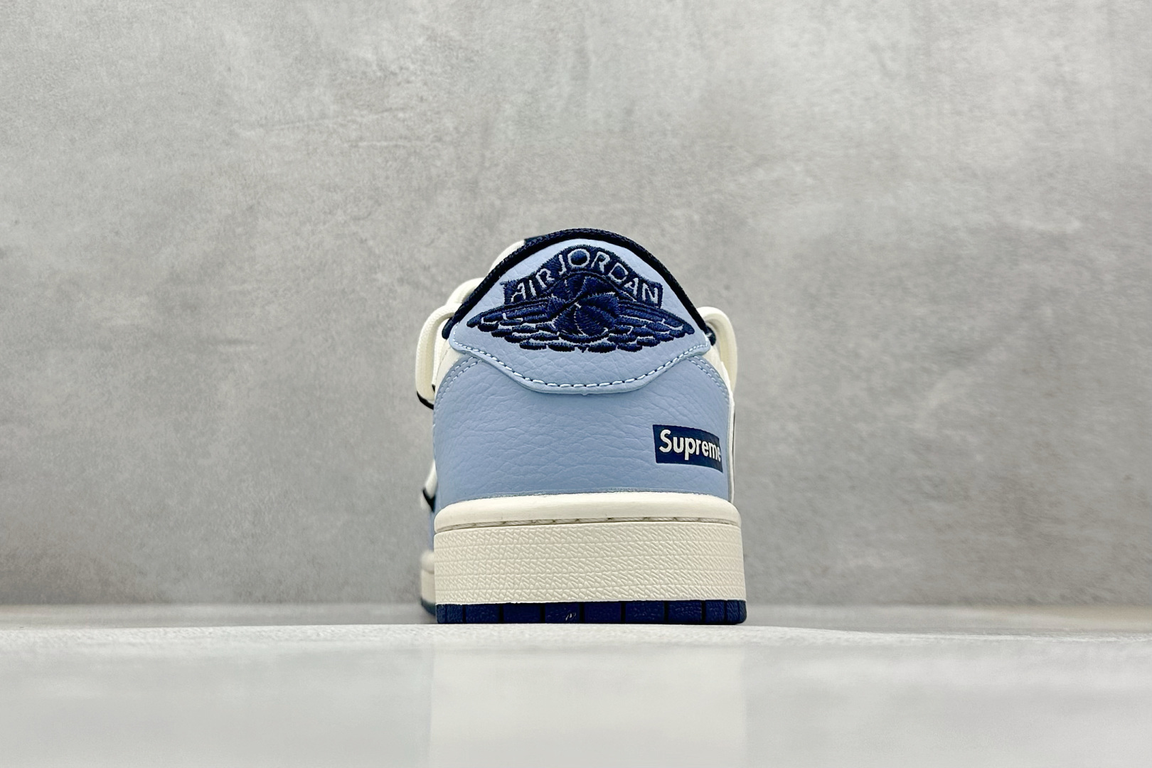 300 XC版 Travis Scott x Fragment Design x Air Jordan 1 Low SP AJ1 乔1 Supreme联名 白蓝抽绳 低帮文化休闲板鞋 DM6868-106