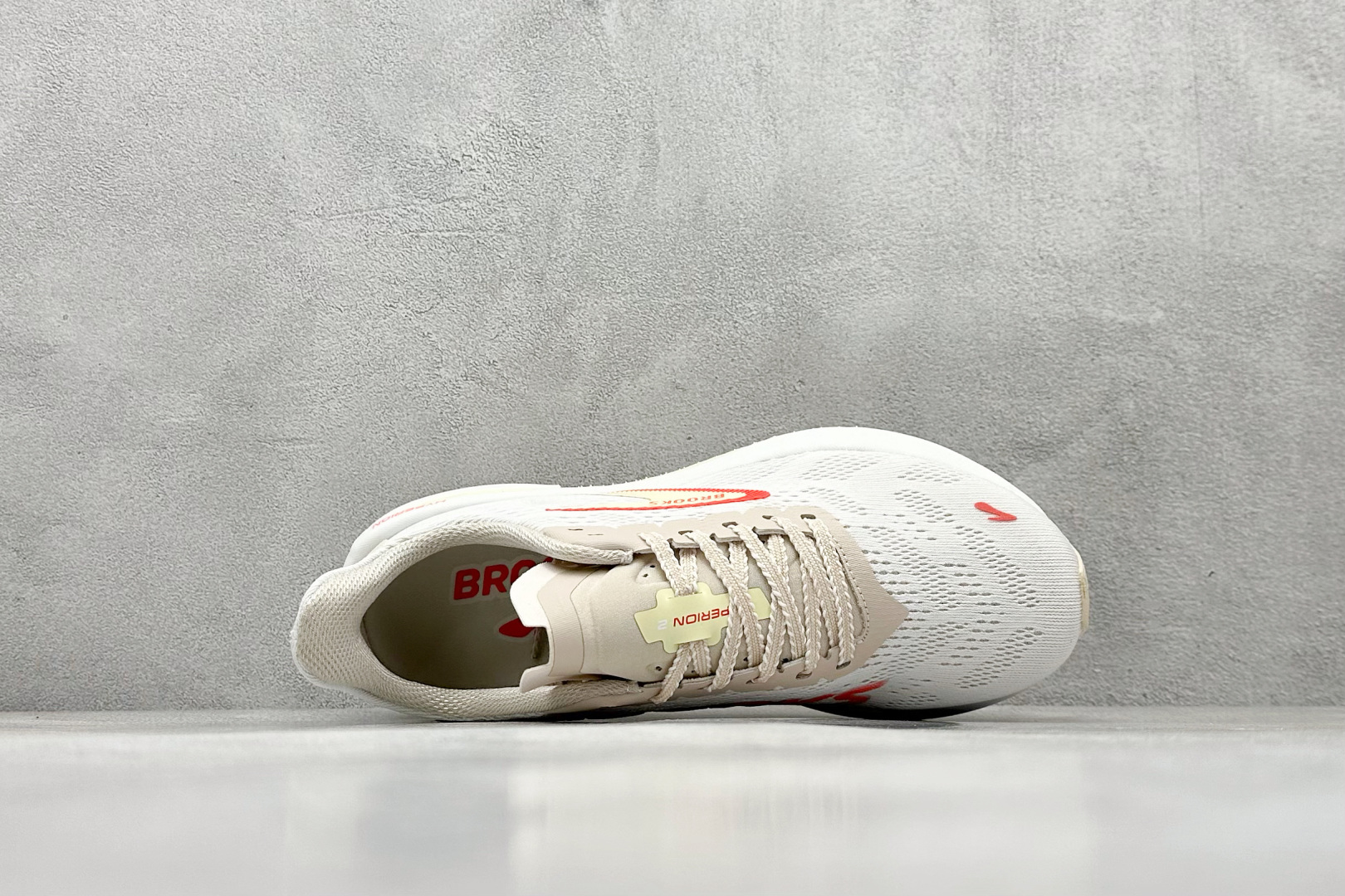 200 Brooks Hyperion Max 2 布鲁克斯 烈风2系列低帮透气缓震支撑休闲运动慢跑鞋 120421 1B 173