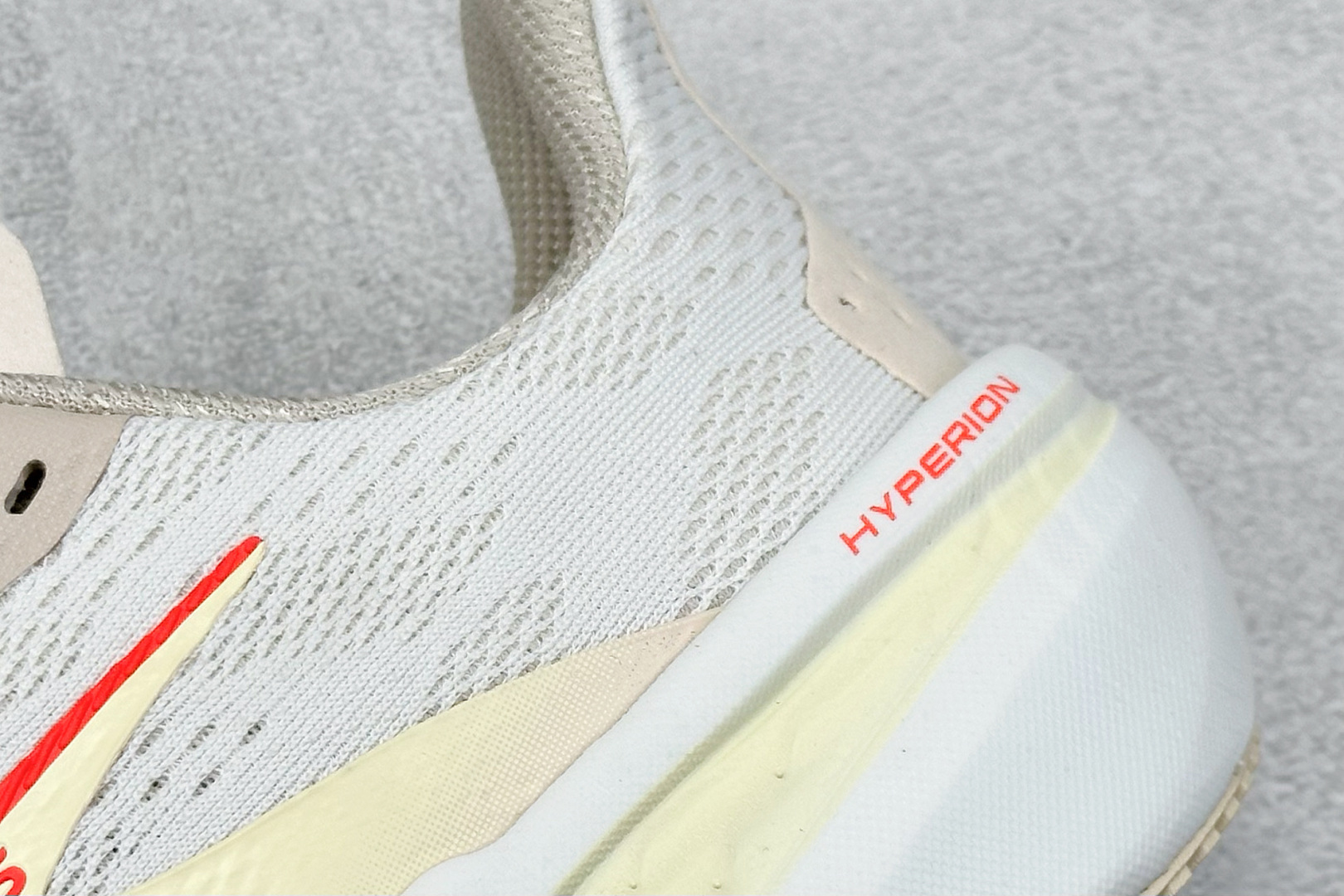 200 Brooks Hyperion Max 2 布鲁克斯 烈风2系列低帮透气缓震支撑休闲运动慢跑鞋 120421 1B 173