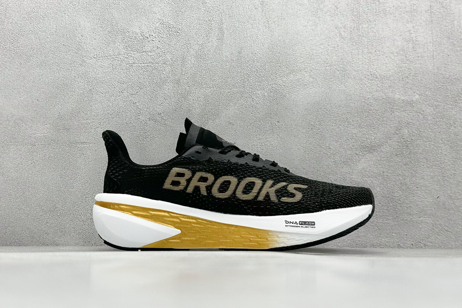 200 Brooks Hyperion Max 2 布鲁克斯 烈风2系列低帮透气缓震支撑休闲运动慢跑鞋 110432 1D 098