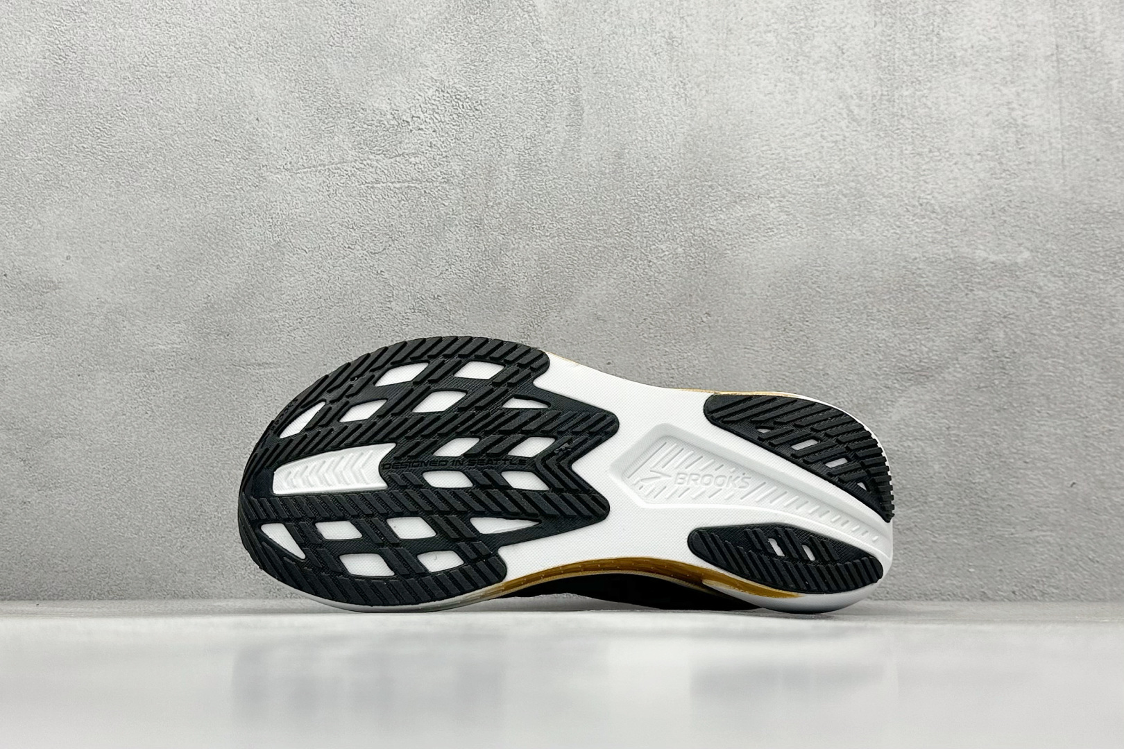 200 Brooks Hyperion Max 2 布鲁克斯 烈风2系列低帮透气缓震支撑休闲运动慢跑鞋 110432 1D 098