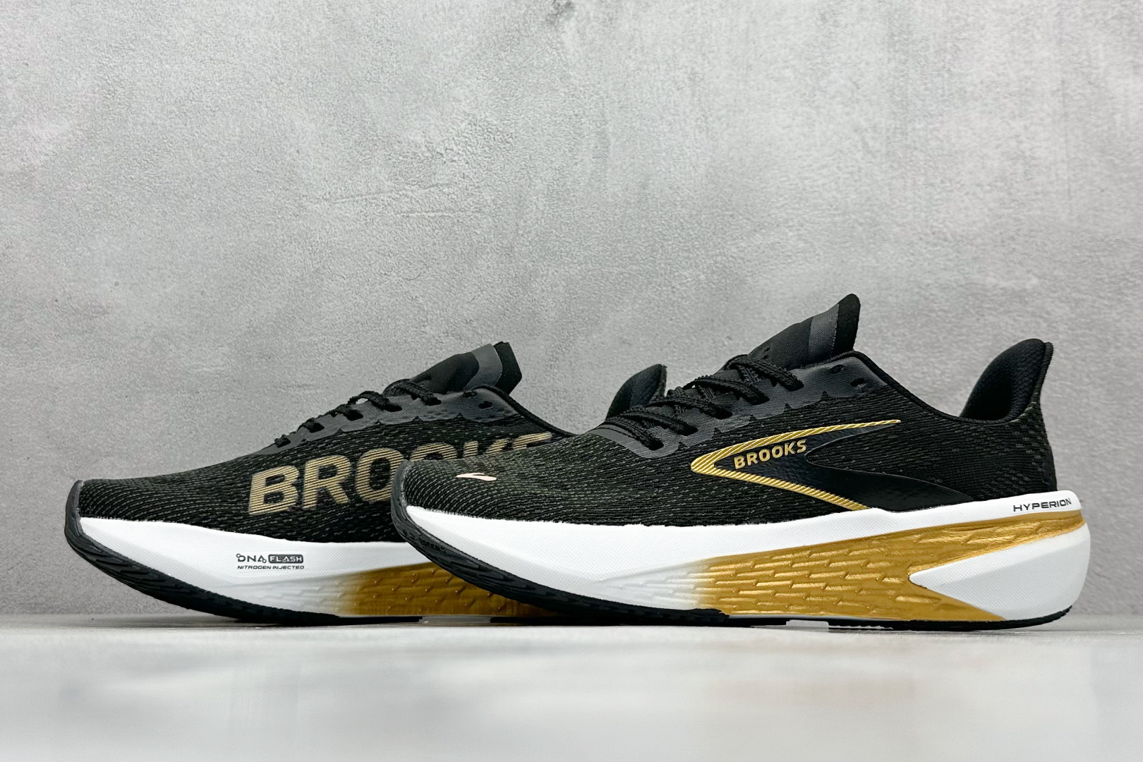200 Brooks Hyperion Max 2 布鲁克斯 烈风2系列低帮透气缓震支撑休闲运动慢跑鞋 110432 1D 098
