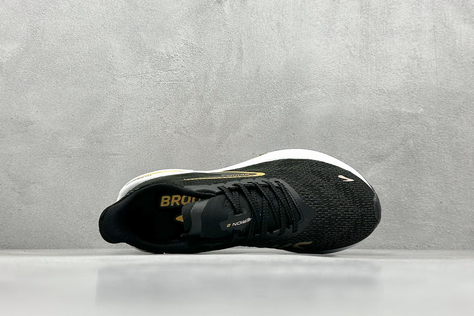 200 Brooks Hyperion Max 2 布鲁克斯 烈风2系列低帮透气缓震支撑休闲运动慢跑鞋 110432 1D 098