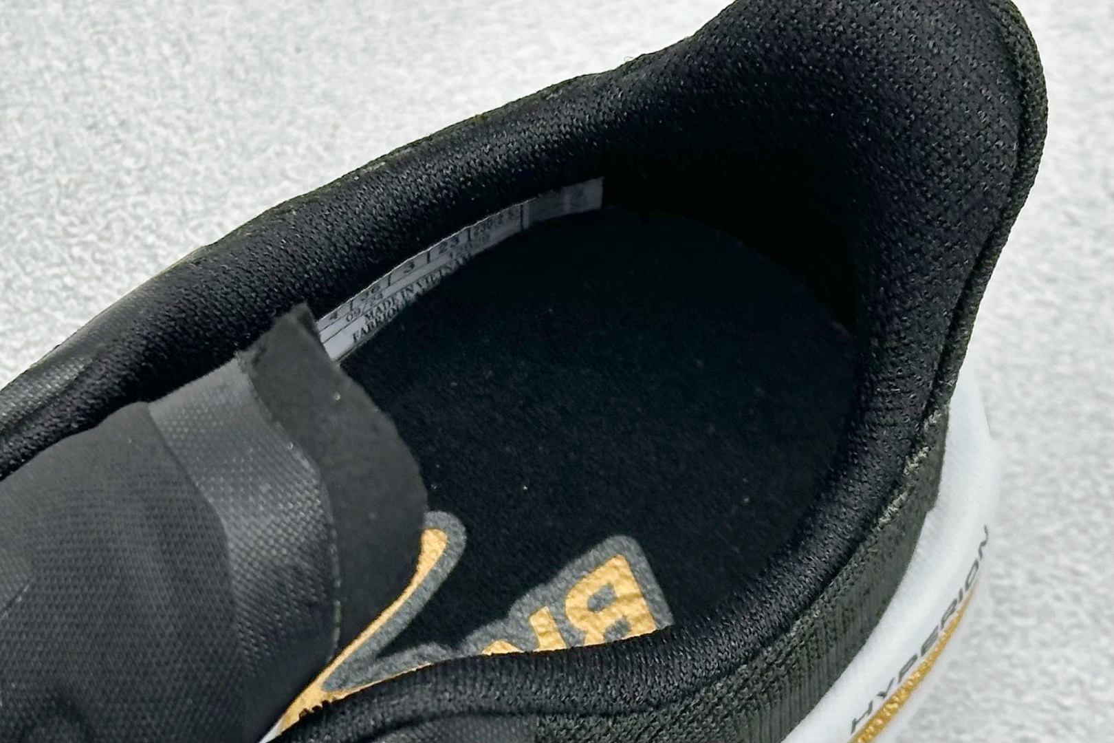 200 Brooks Hyperion Max 2 布鲁克斯 烈风2系列低帮透气缓震支撑休闲运动慢跑鞋 110432 1D 098