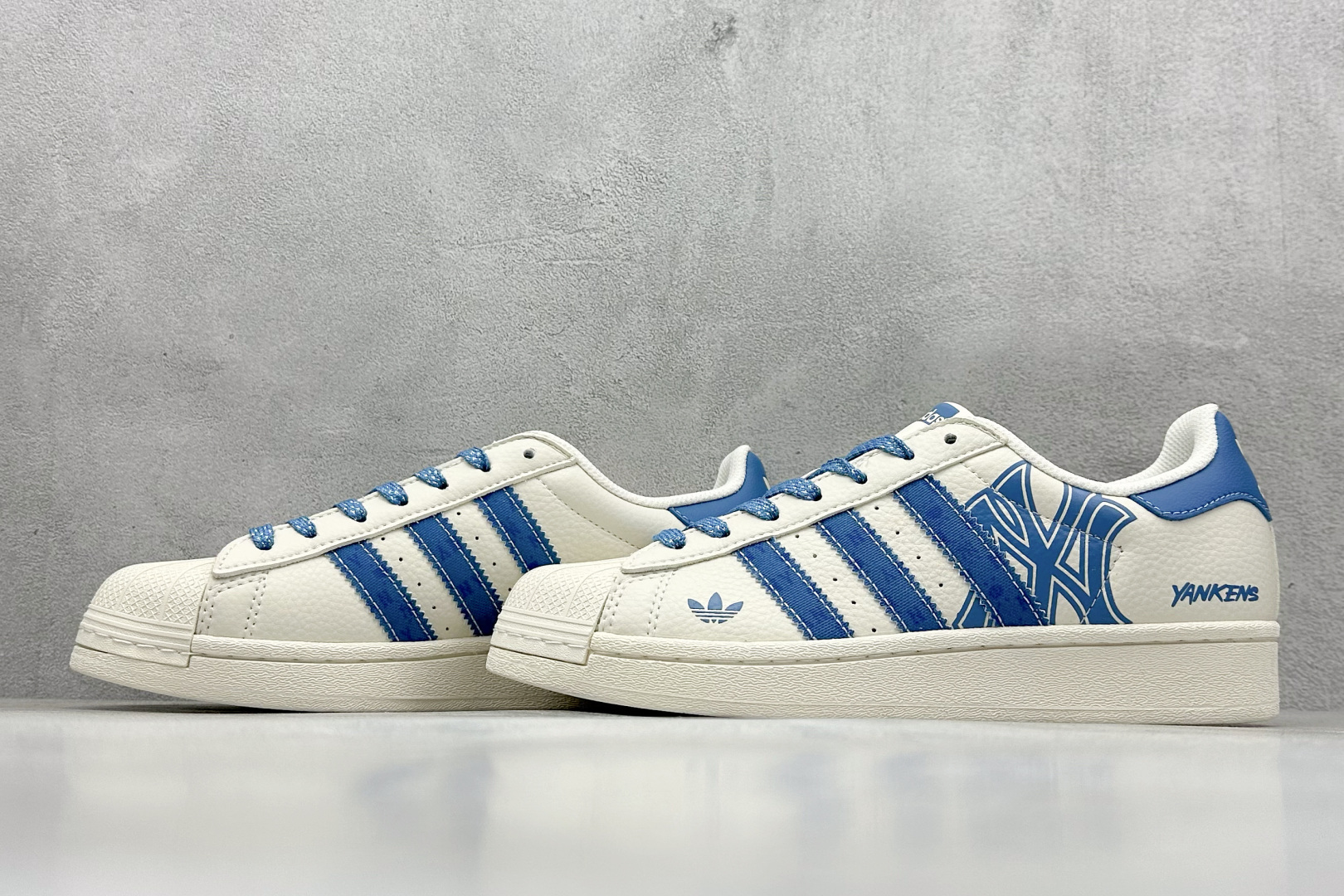 240 AD Originals Superstar x MLB 白蓝 XS0012