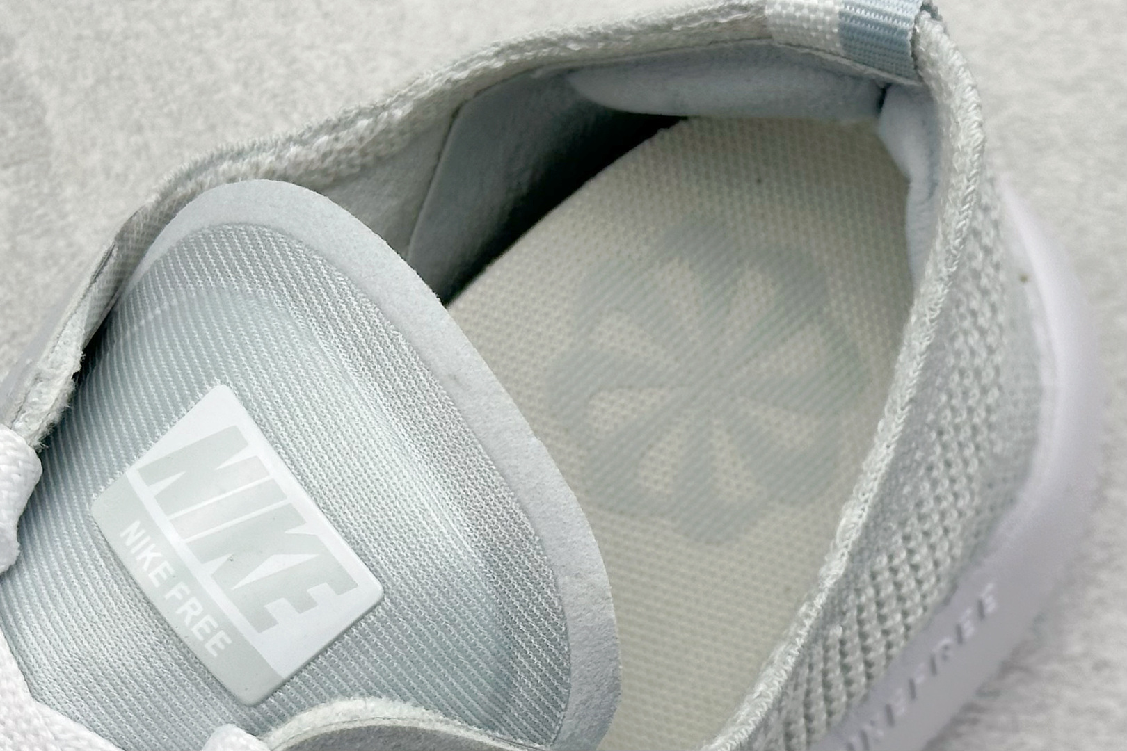 140 NK Free 2025 赤足透气缓震运动跑鞋 HF1078-100-Chinese UA Cheap High Quatity Brand Clothes Bags handbags Sneakers wholesale wholesaler seller from China Factory suppliers Fashion Clothing Shoes best Quality Beautiful Price 140 NK Free 2025 赤足透气缓震运动跑鞋 HF1078-100