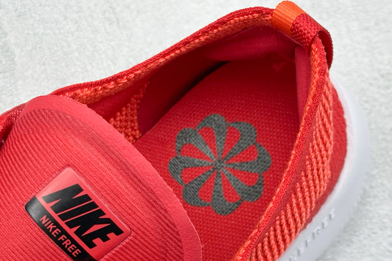 140 NK Free 2025 赤足透气缓震运动跑鞋 HF1078-600-Chinese UA Cheap High Quatity Brand Clothes Bags handbags Sneakers wholesale wholesaler seller from China Factory suppliers Fashion Clothing Shoes best Quality Beautiful Price 140 NK Free 2025 赤足透气缓震运动跑鞋 HF1078-600