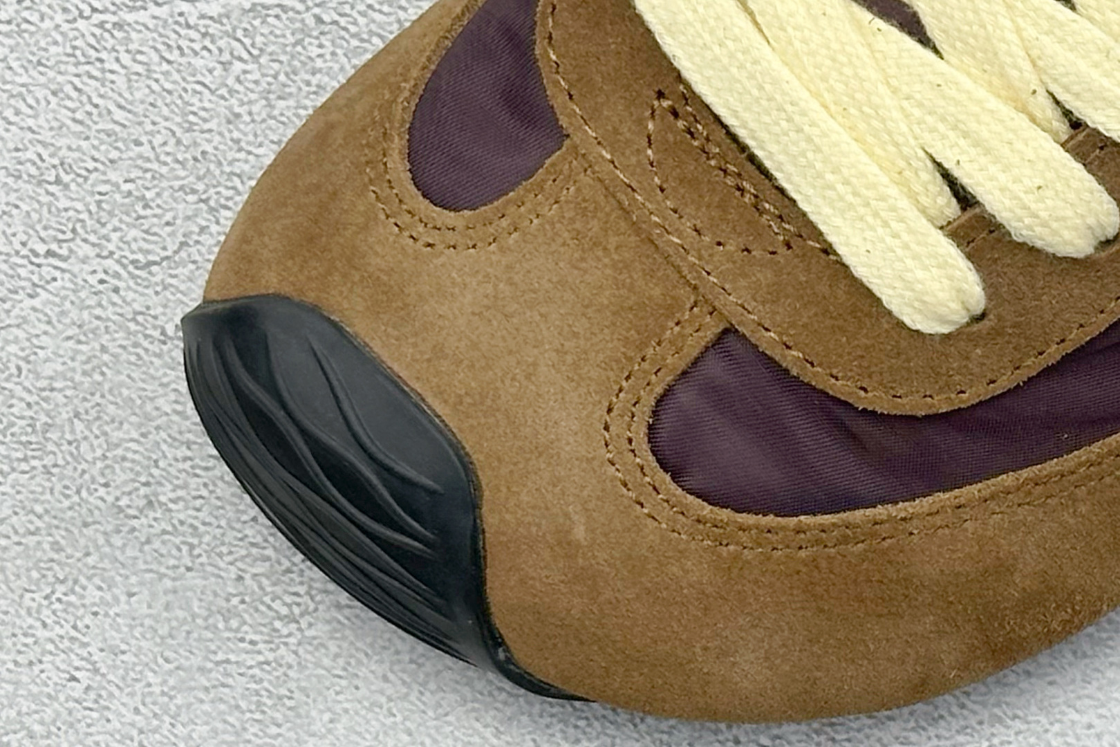 260 W/Loewe罗意威 Ballet Runner 2.0 芭蕾舞2.0系列 复古薄底圆头休闲鞋-Chinese UA Cheap High Quatity Brand Clothes Bags handbags Sneakers wholesale wholesaler seller from China Factory suppliers Fashion Clothing Shoes best Quality Beautiful Price 260 W/Loewe罗意威 Ballet Runner 2.0 芭蕾舞2.0系列 复古薄底圆头休闲鞋