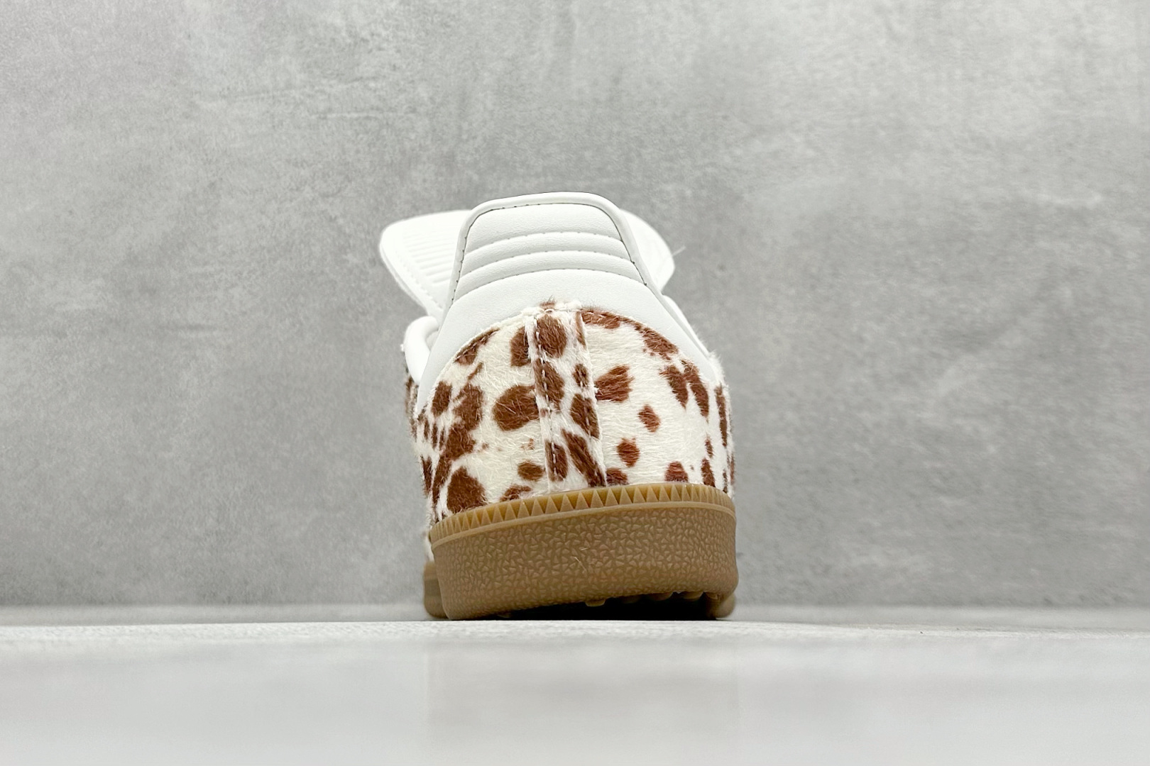 150 Adidas Originals Samba 桑巴舞系列阿迪达斯 三叶草 绅士德训足球风百搭低帮休闲运动板鞋 JS3931-Chinese UA Cheap High Quatity Brand Clothes Bags handbags Sneakers wholesale wholesaler seller from China Factory suppliers Fashion Clothing Shoes best Quality Beautiful Price 150 Adidas Originals Samba 桑巴舞系列阿迪达斯 三叶草 绅士德训足球风百搭低帮休闲运动板鞋 JS3931