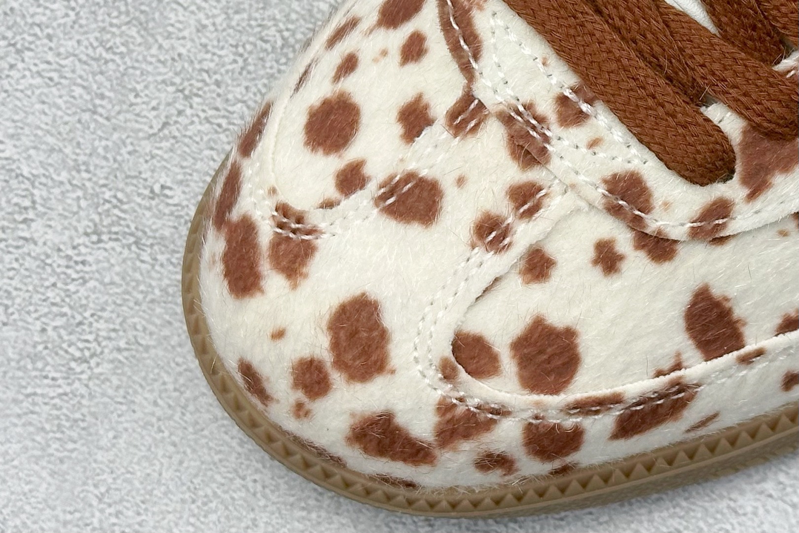 150 Adidas Originals Samba 桑巴舞系列阿迪达斯 三叶草 绅士德训足球风百搭低帮休闲运动板鞋 JS3931-Chinese UA Cheap High Quatity Brand Clothes Bags handbags Sneakers wholesale wholesaler seller from China Factory suppliers Fashion Clothing Shoes best Quality Beautiful Price 150 Adidas Originals Samba 桑巴舞系列阿迪达斯 三叶草 绅士德训足球风百搭低帮休闲运动板鞋 JS3931