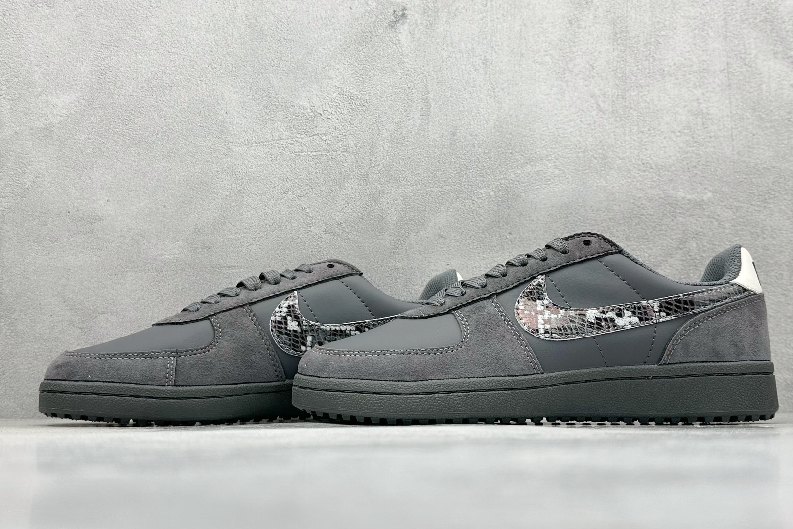 160 NK Field General 82 美式复古球鞋板鞋 随着复古球鞋文化的复兴 IF0667-001-Chinese UA Cheap High Quatity Brand Clothes Bags handbags Sneakers wholesale wholesaler seller from China Factory suppliers Fashion Clothing Shoes best Quality Beautiful Price 160 NK Field General 82 美式复古球鞋板鞋 随着复古球鞋文化的复兴 IF0667-001