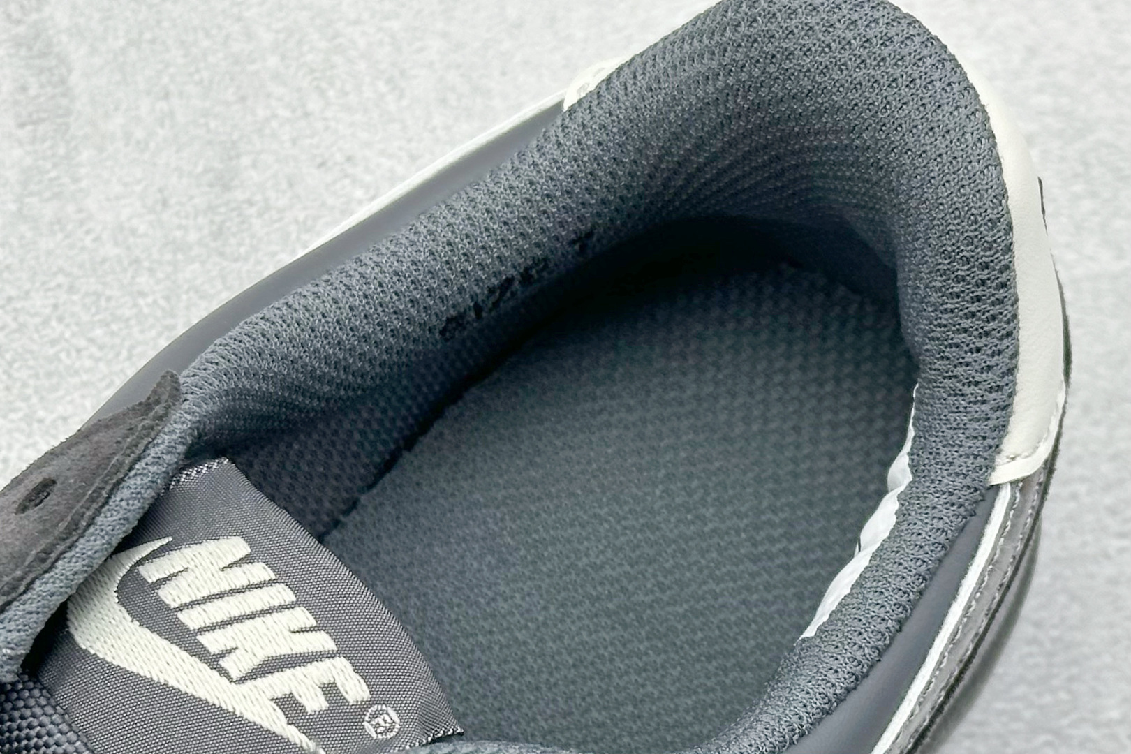 160 NK Field General 82 美式复古球鞋板鞋 随着复古球鞋文化的复兴 IF0667-001-Chinese UA Cheap High Quatity Brand Clothes Bags handbags Sneakers wholesale wholesaler seller from China Factory suppliers Fashion Clothing Shoes best Quality Beautiful Price 160 NK Field General 82 美式复古球鞋板鞋 随着复古球鞋文化的复兴 IF0667-001