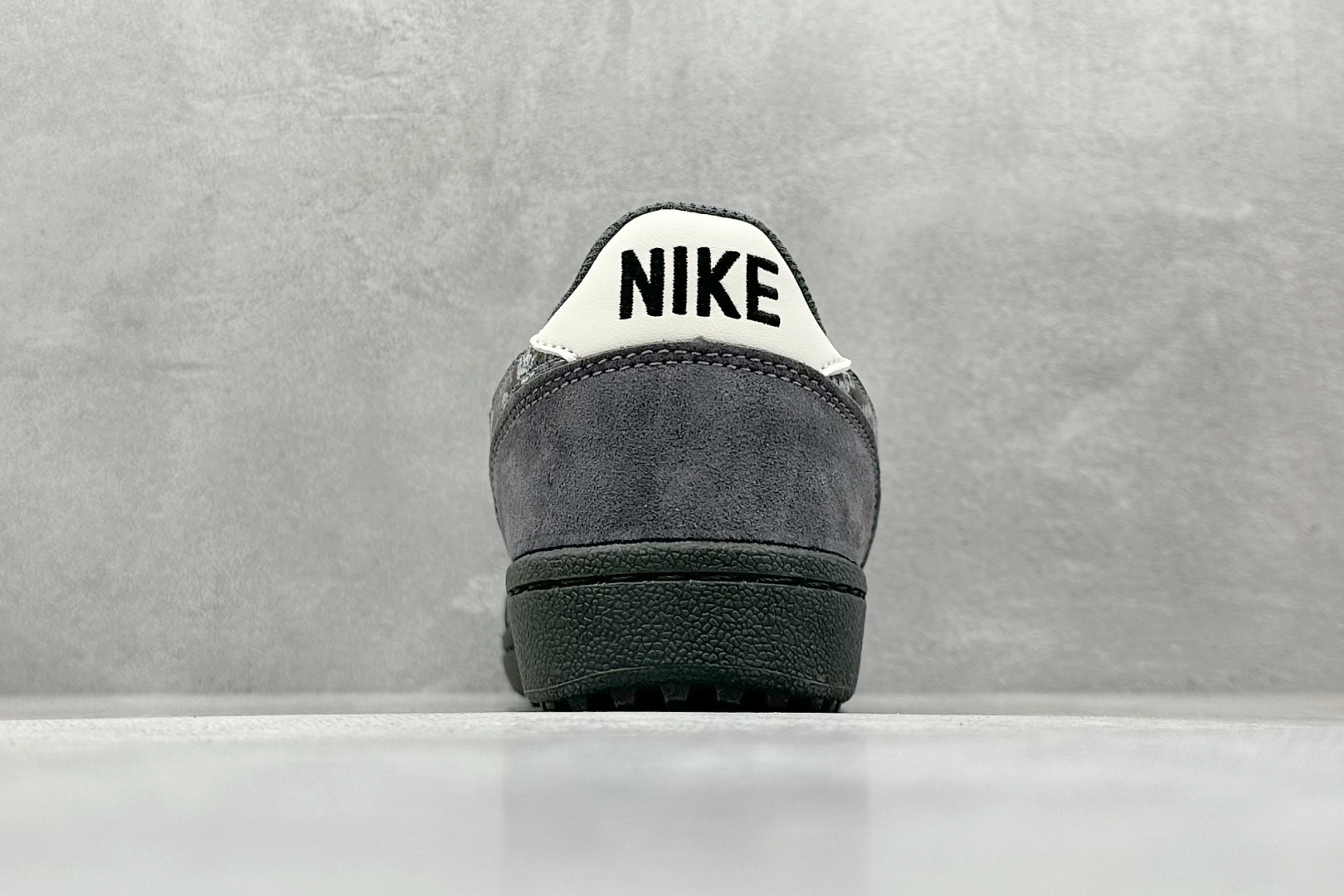 160 NK Field General 82 美式复古球鞋板鞋 随着复古球鞋文化的复兴 IF0667-001-Chinese UA Cheap High Quatity Brand Clothes Bags handbags Sneakers wholesale wholesaler seller from China Factory suppliers Fashion Clothing Shoes best Quality Beautiful Price 160 NK Field General 82 美式复古球鞋板鞋 随着复古球鞋文化的复兴 IF0667-001