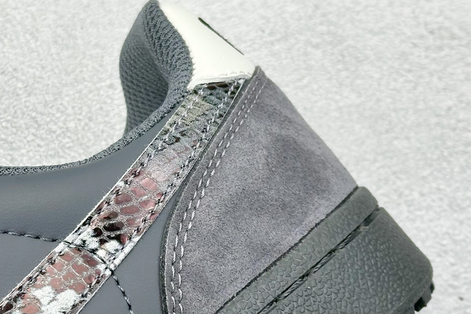 160 NK Field General 82 美式复古球鞋板鞋 随着复古球鞋文化的复兴 IF0667-001-Chinese UA Cheap High Quatity Brand Clothes Bags handbags Sneakers wholesale wholesaler seller from China Factory suppliers Fashion Clothing Shoes best Quality Beautiful Price 160 NK Field General 82 美式复古球鞋板鞋 随着复古球鞋文化的复兴 IF0667-001