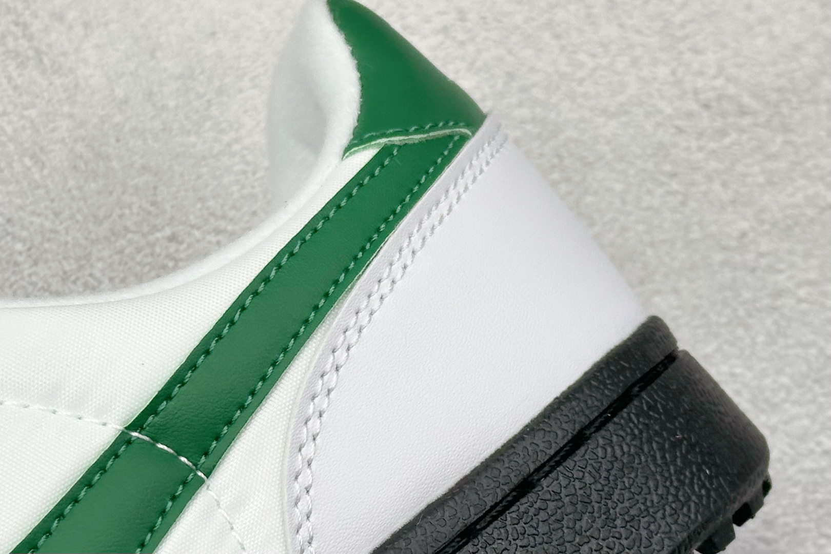 160 NK Field General 82 美式复古球鞋板鞋 随着复古球鞋文化的复兴 FZ5593-103-Chinese UA Cheap High Quatity Brand Clothes Bags handbags Sneakers wholesale wholesaler seller from China Factory suppliers Fashion Clothing Shoes best Quality Beautiful Price 160 NK Field General 82 美式复古球鞋板鞋 随着复古球鞋文化的复兴 FZ5593-103