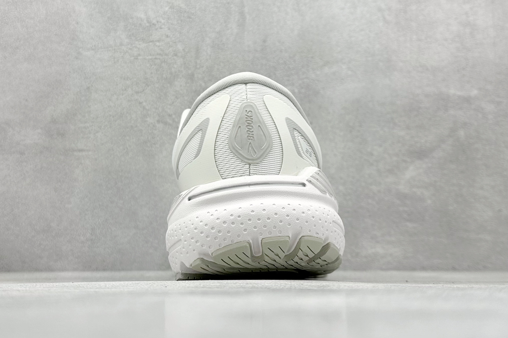 180 Z版 Brooks Adrenaline GTS 23 布鲁克斯网面运动鞋 120381 1B 104-Chinese UA Cheap High Quatity Brand Clothes Bags handbags Sneakers wholesale wholesaler seller from China Factory suppliers Fashion Clothing Shoes best Quality Beautiful Price 180 Z版 Brooks Adrenaline GTS 23 布鲁克斯网面运动鞋 120381 1B 104