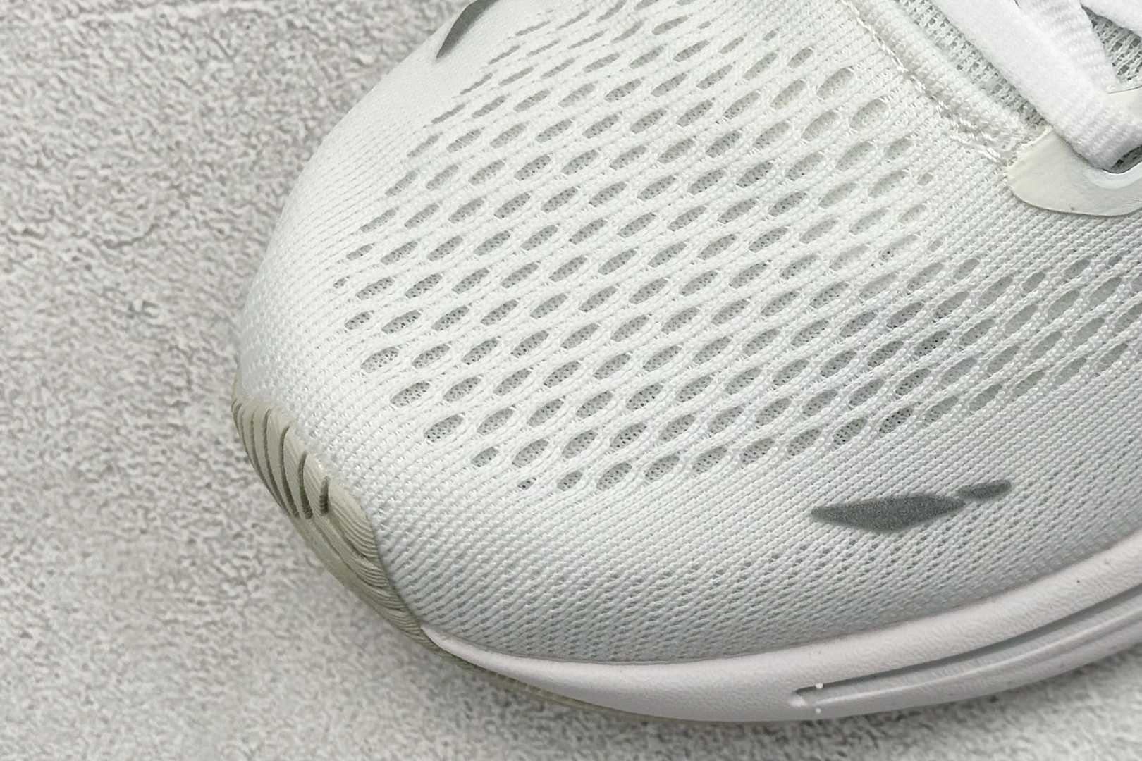 180 Z版 Brooks Adrenaline GTS 23 布鲁克斯网面运动鞋 120381 1B 104-Chinese UA Cheap High Quatity Brand Clothes Bags handbags Sneakers wholesale wholesaler seller from China Factory suppliers Fashion Clothing Shoes best Quality Beautiful Price 180 Z版 Brooks Adrenaline GTS 23 布鲁克斯网面运动鞋 120381 1B 104