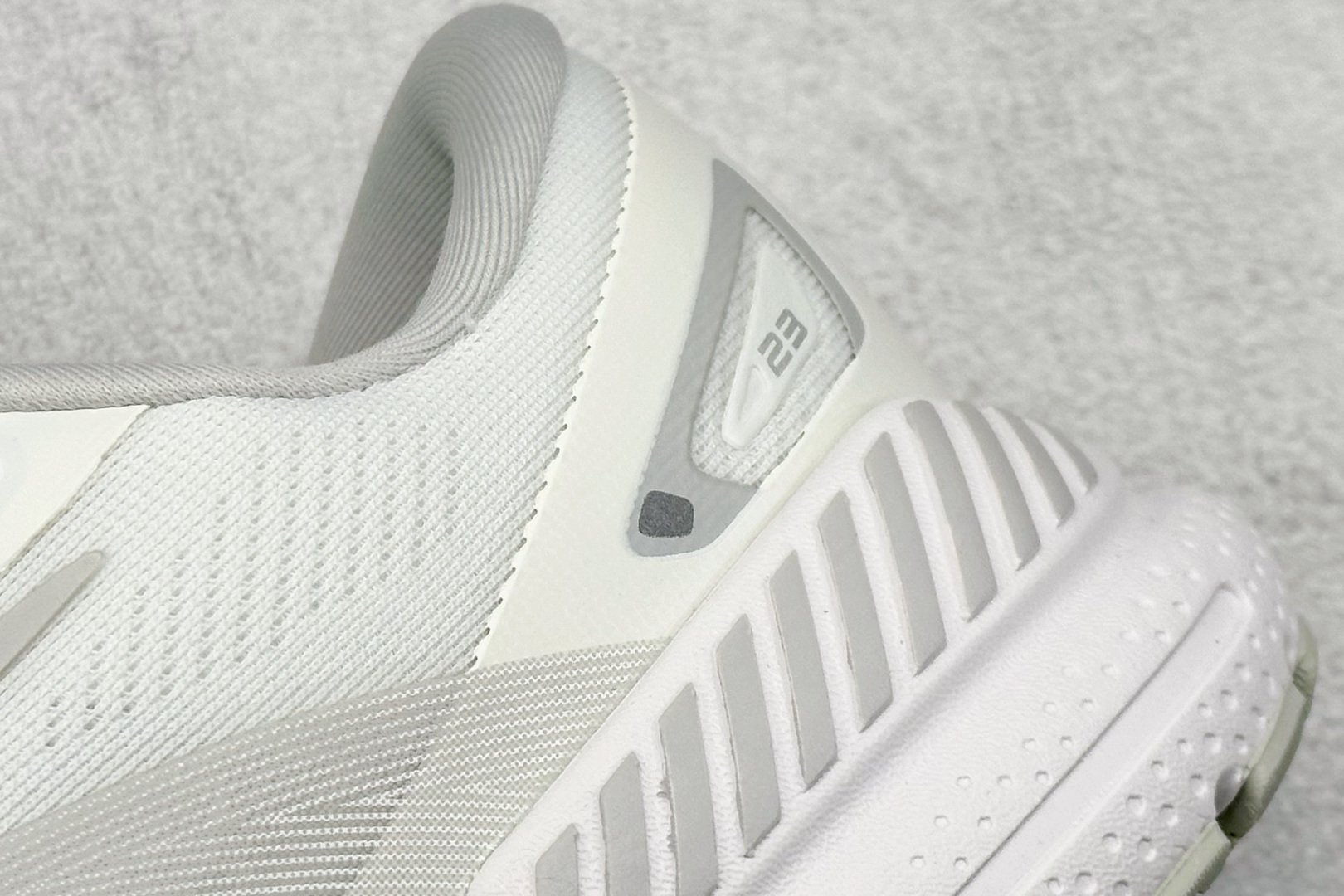 180 Z版 Brooks Adrenaline GTS 23 布鲁克斯网面运动鞋 120381 1B 104-Chinese UA Cheap High Quatity Brand Clothes Bags handbags Sneakers wholesale wholesaler seller from China Factory suppliers Fashion Clothing Shoes best Quality Beautiful Price 180 Z版 Brooks Adrenaline GTS 23 布鲁克斯网面运动鞋 120381 1B 104