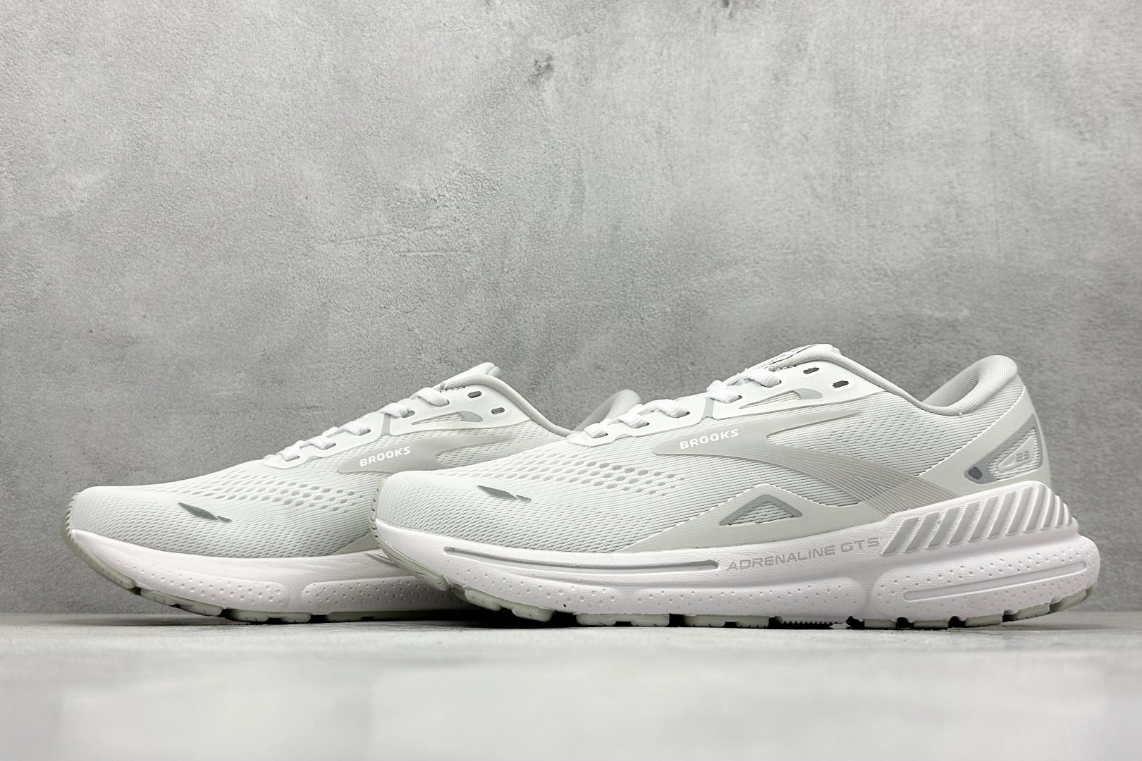 180 Z版 Brooks Adrenaline GTS 23 布鲁克斯网面运动鞋 120381 1B 104-Chinese UA Cheap High Quatity Brand Clothes Bags handbags Sneakers wholesale wholesaler seller from China Factory suppliers Fashion Clothing Shoes best Quality Beautiful Price 180 Z版 Brooks Adrenaline GTS 23 布鲁克斯网面运动鞋 120381 1B 104