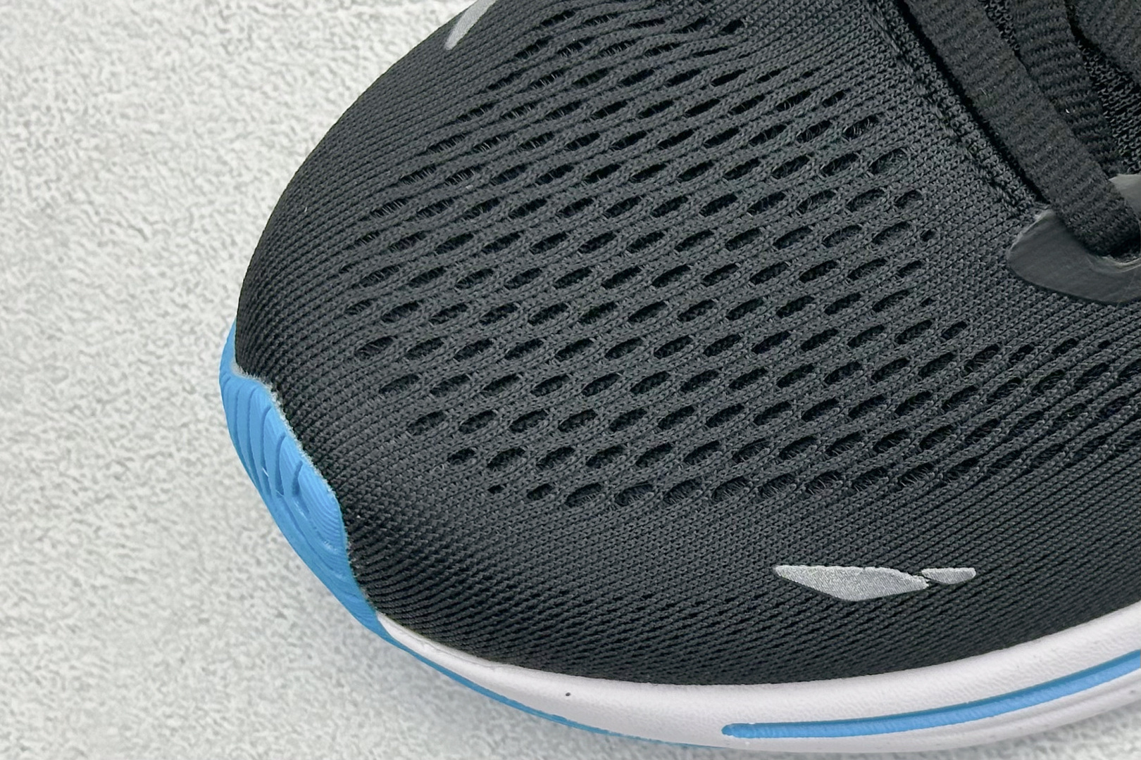 180 Z版 Brooks Adrenaline GTS 23 布鲁克斯网面运动鞋 110391 1B 006