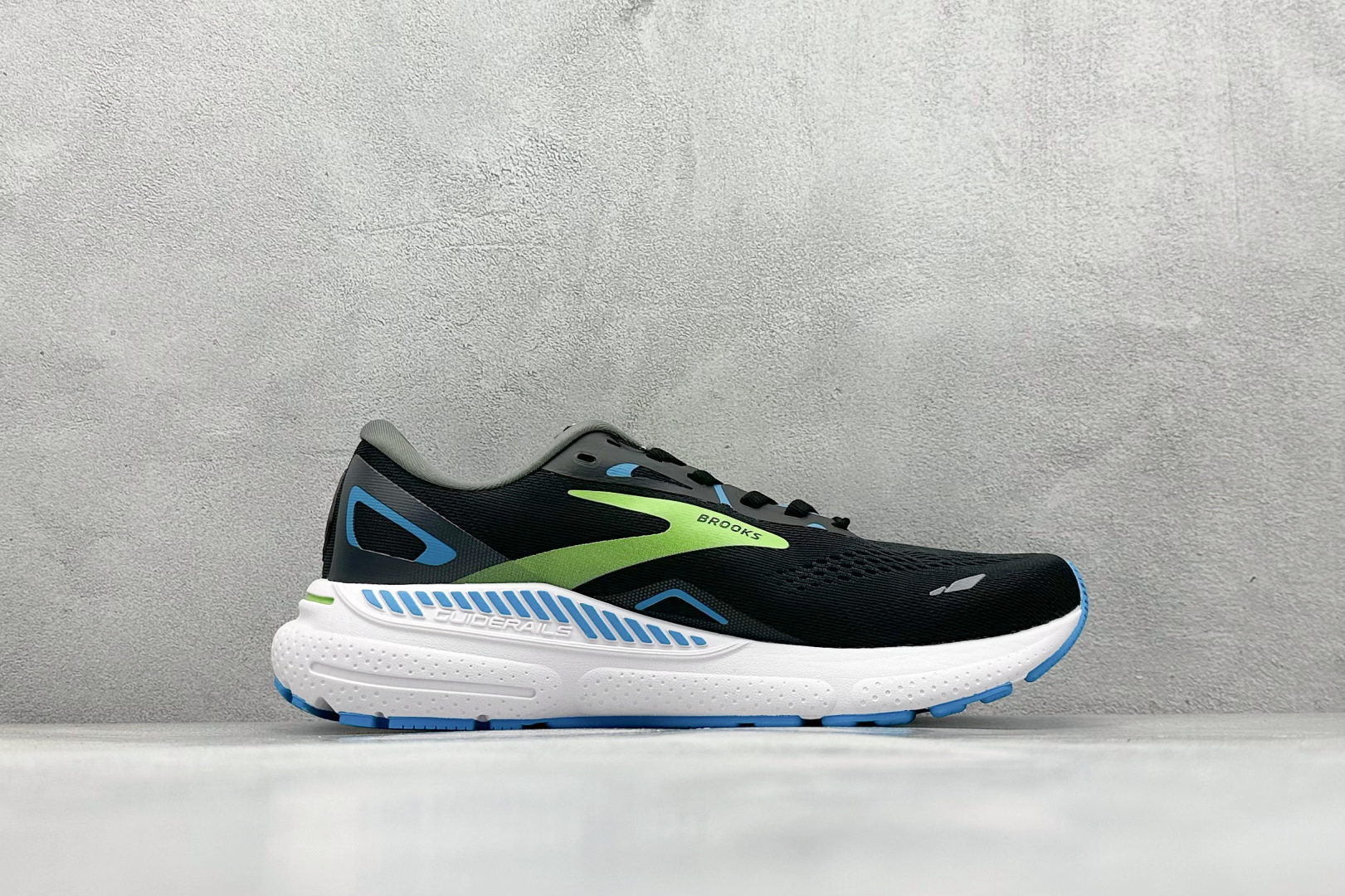 180 Z版 Brooks Adrenaline GTS 23 布鲁克斯网面运动鞋 110391 1B 006