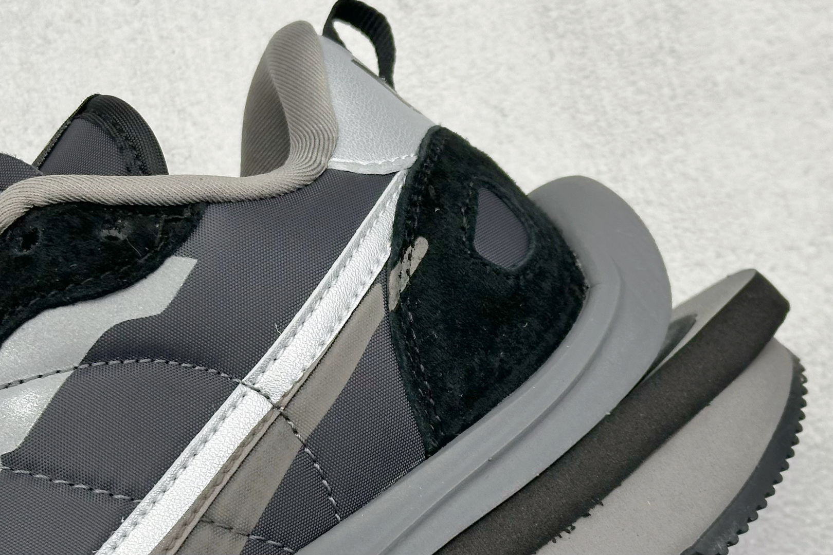 260 S版Sacai X NIKe vaporWaffle 华夫三代3.0 走秀重磅联名运动鞋 DD1875-300